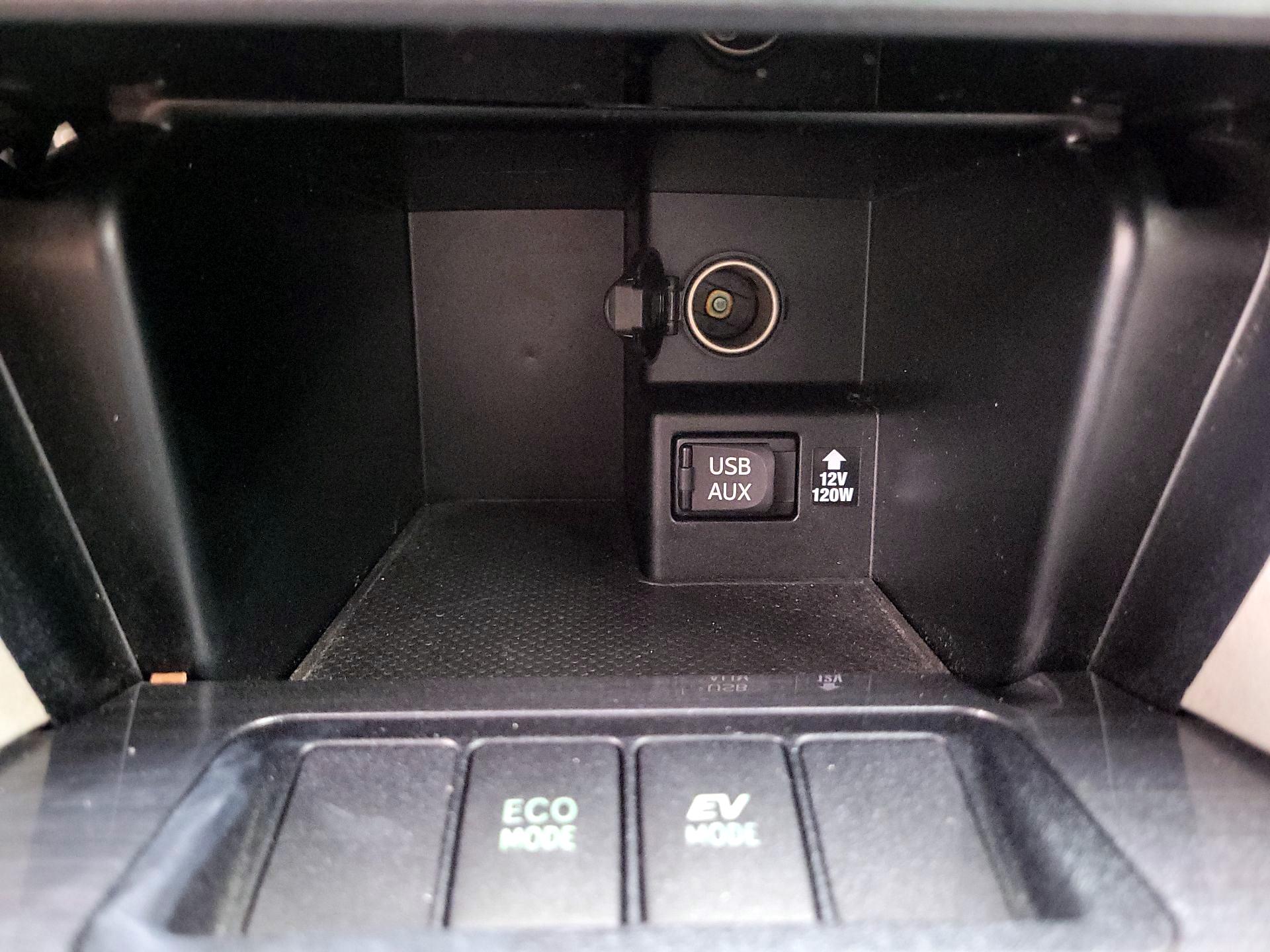 Thumbnail: 2014 Toyota Camry - 17