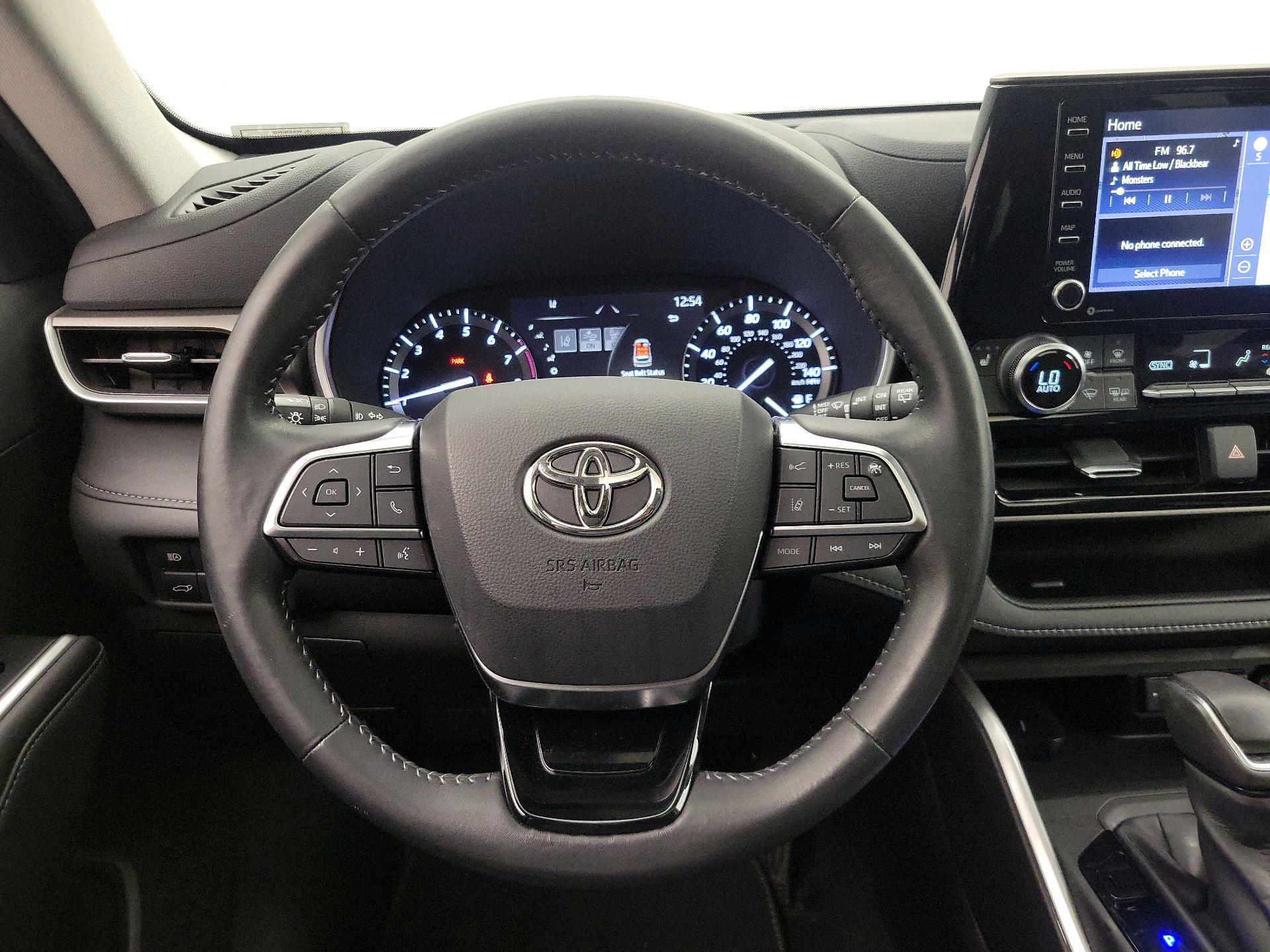 Thumbnail: 2020 Toyota Highlander - 10