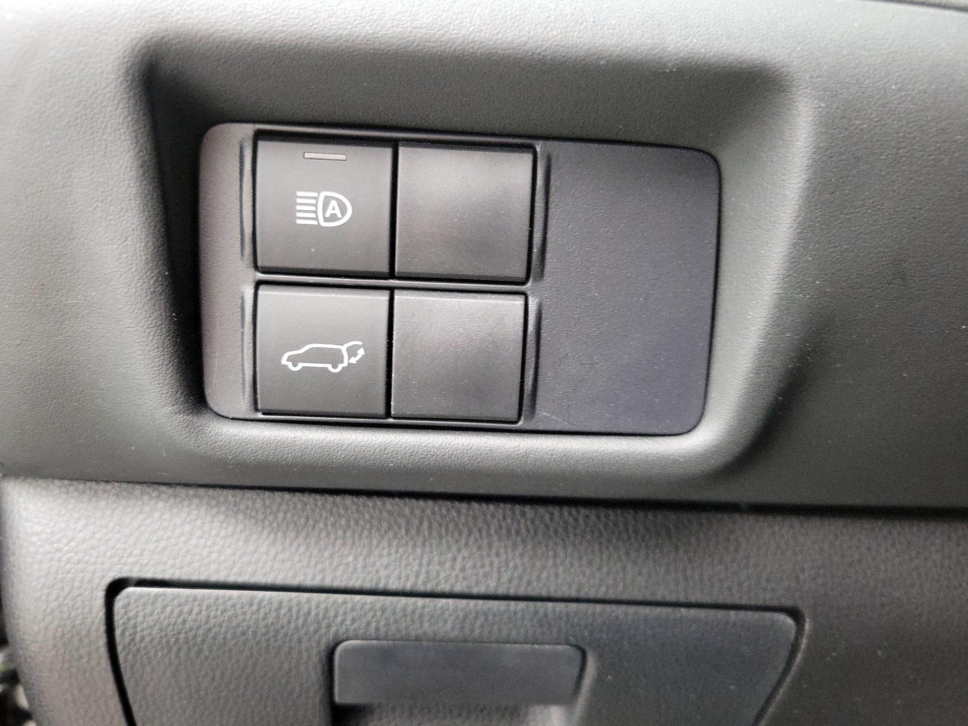 Thumbnail: 2020 Toyota Highlander - 13