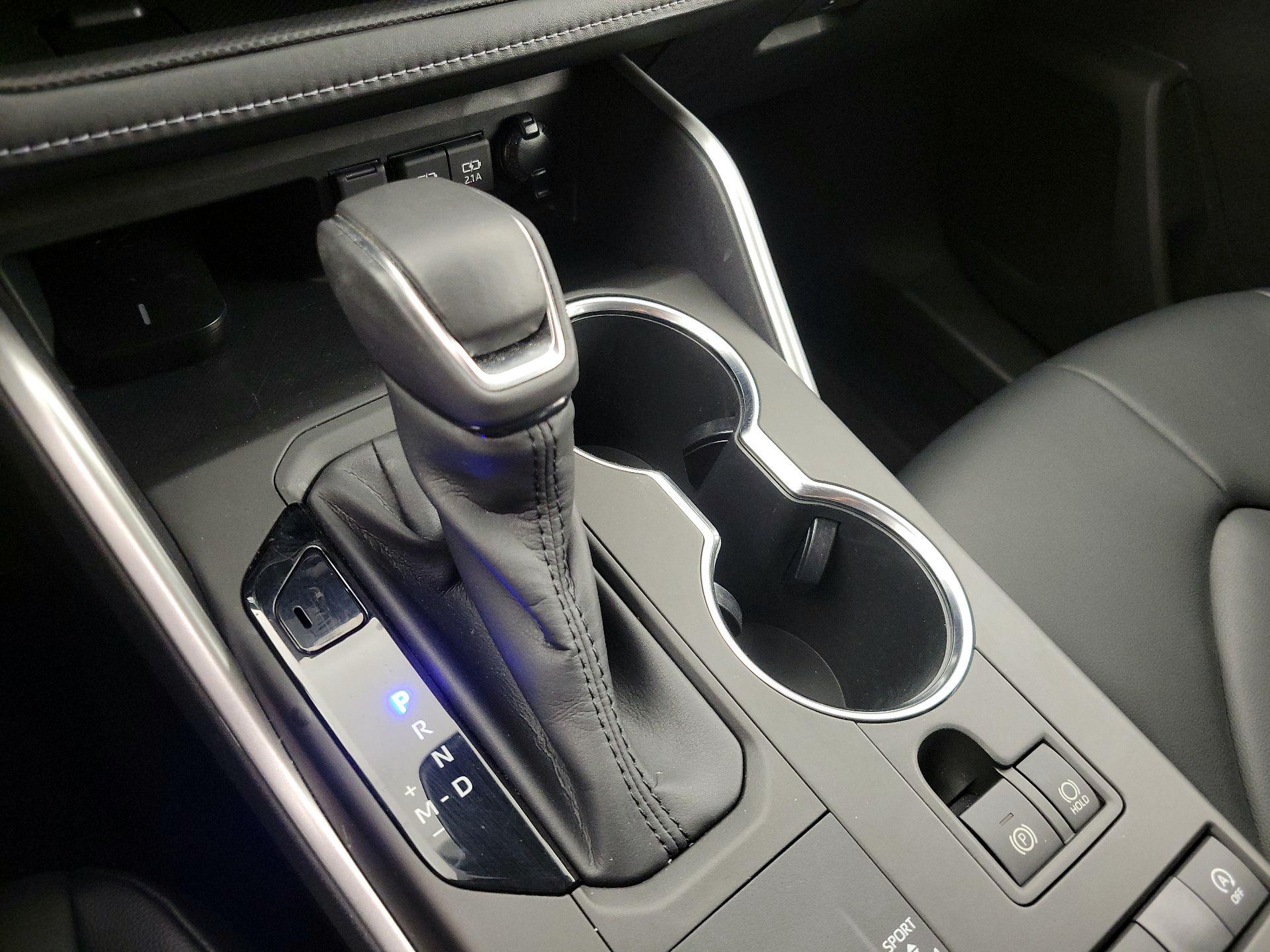 Thumbnail: 2020 Toyota Highlander - 18