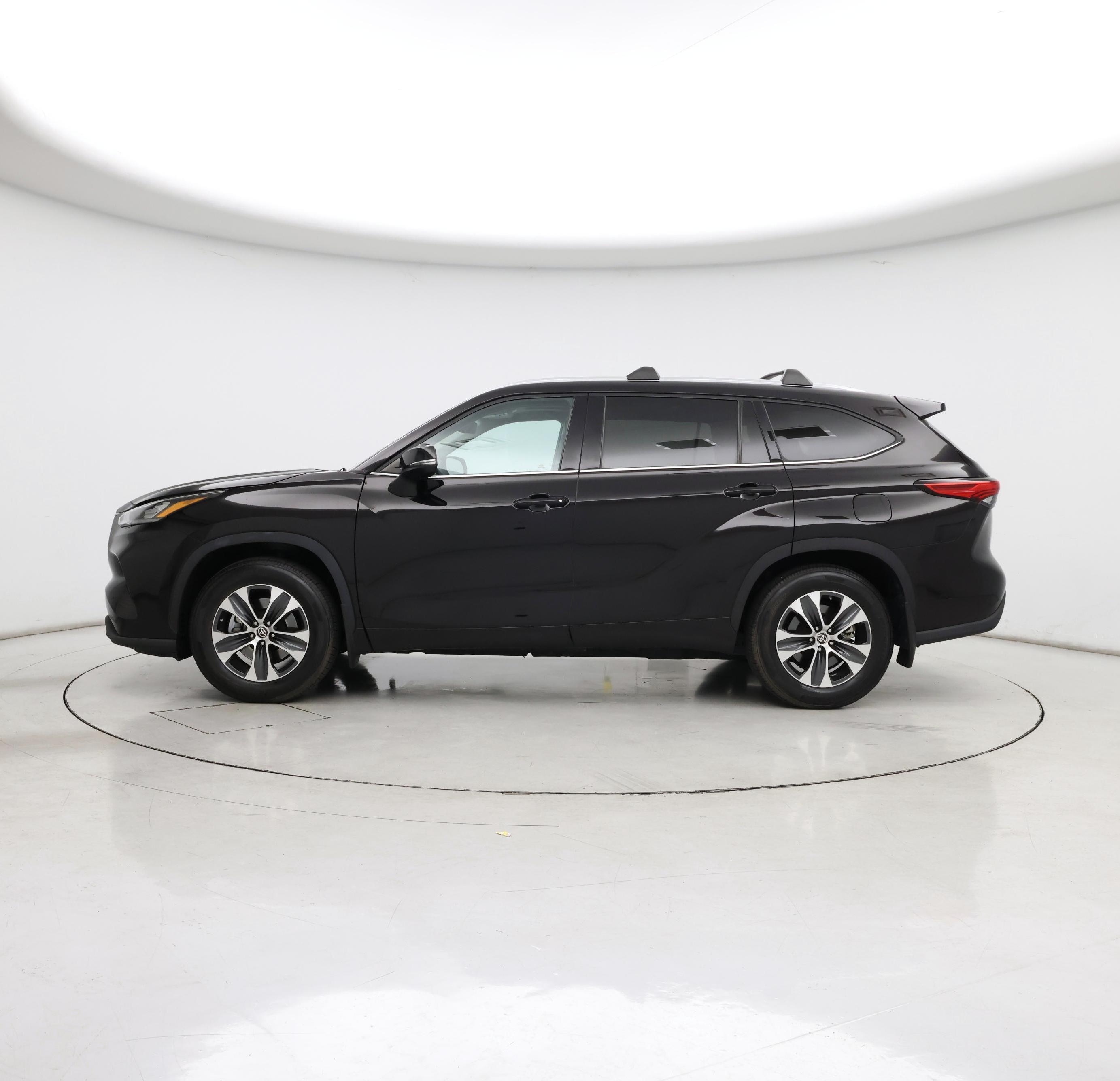 Thumbnail: 2020 Toyota Highlander - 3