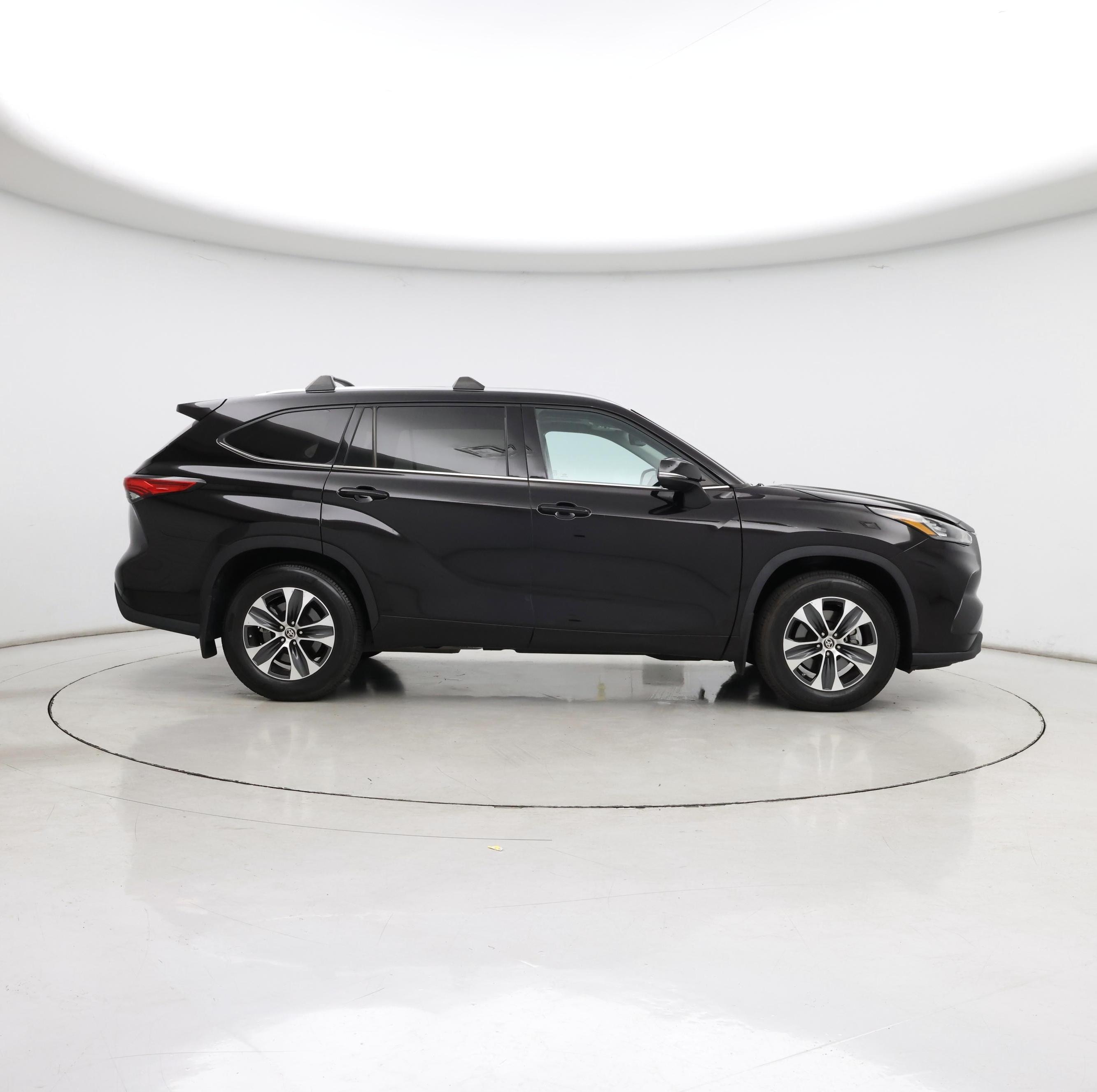 Thumbnail: 2020 Toyota Highlander - 7