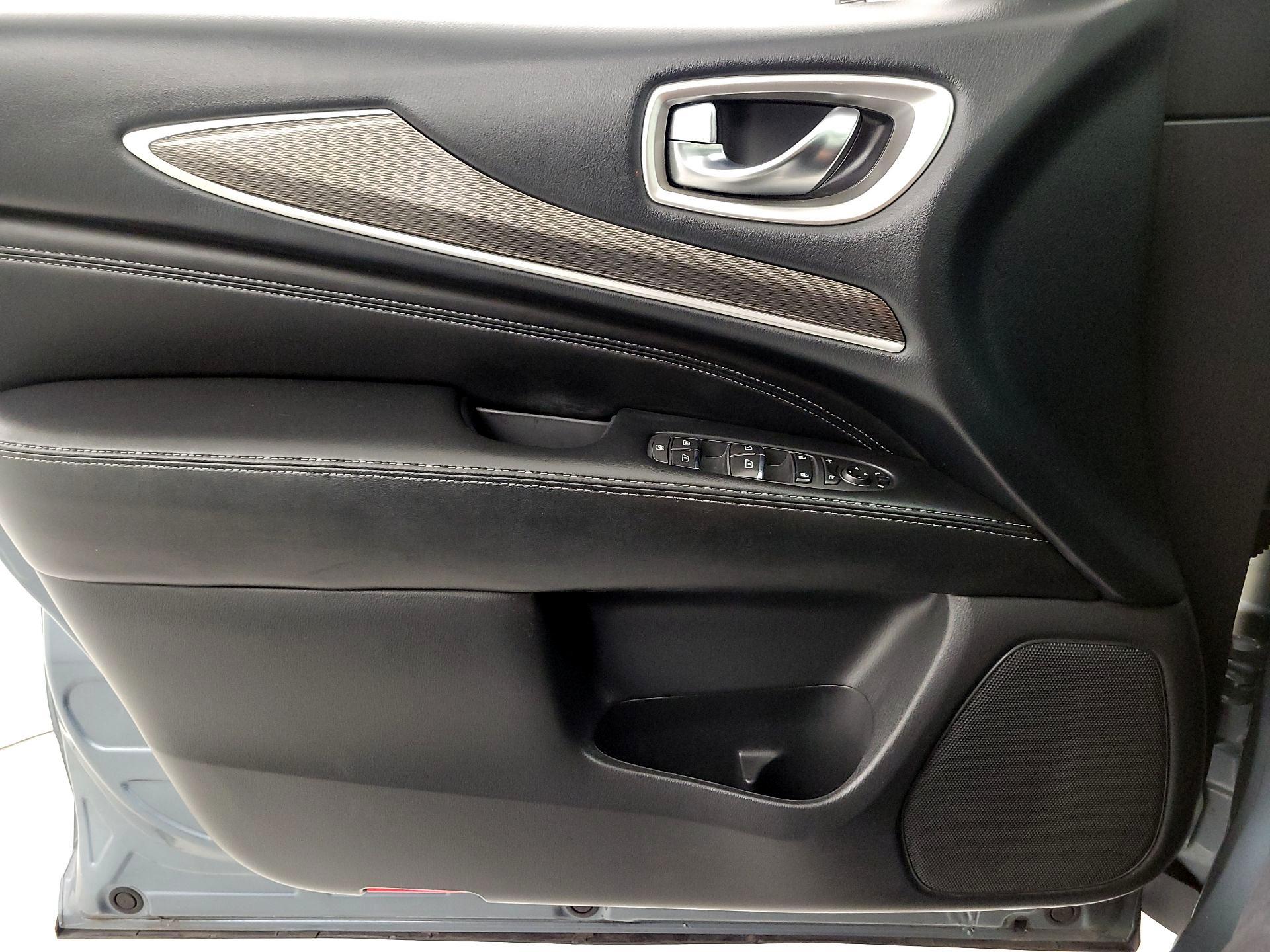 Thumbnail: 2017 INFINITI QX60 - 12