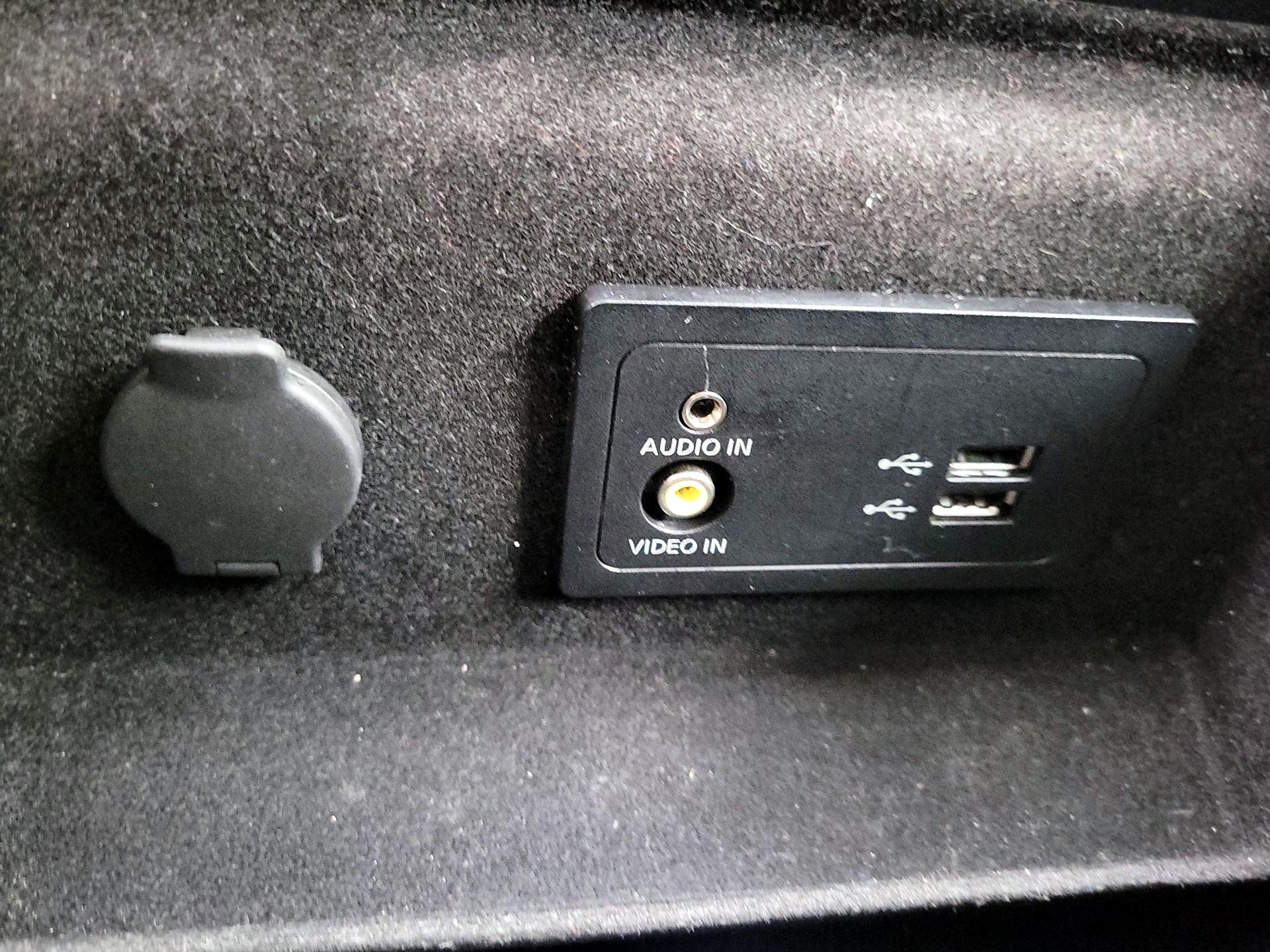 Thumbnail: 2017 INFINITI QX60 - 18