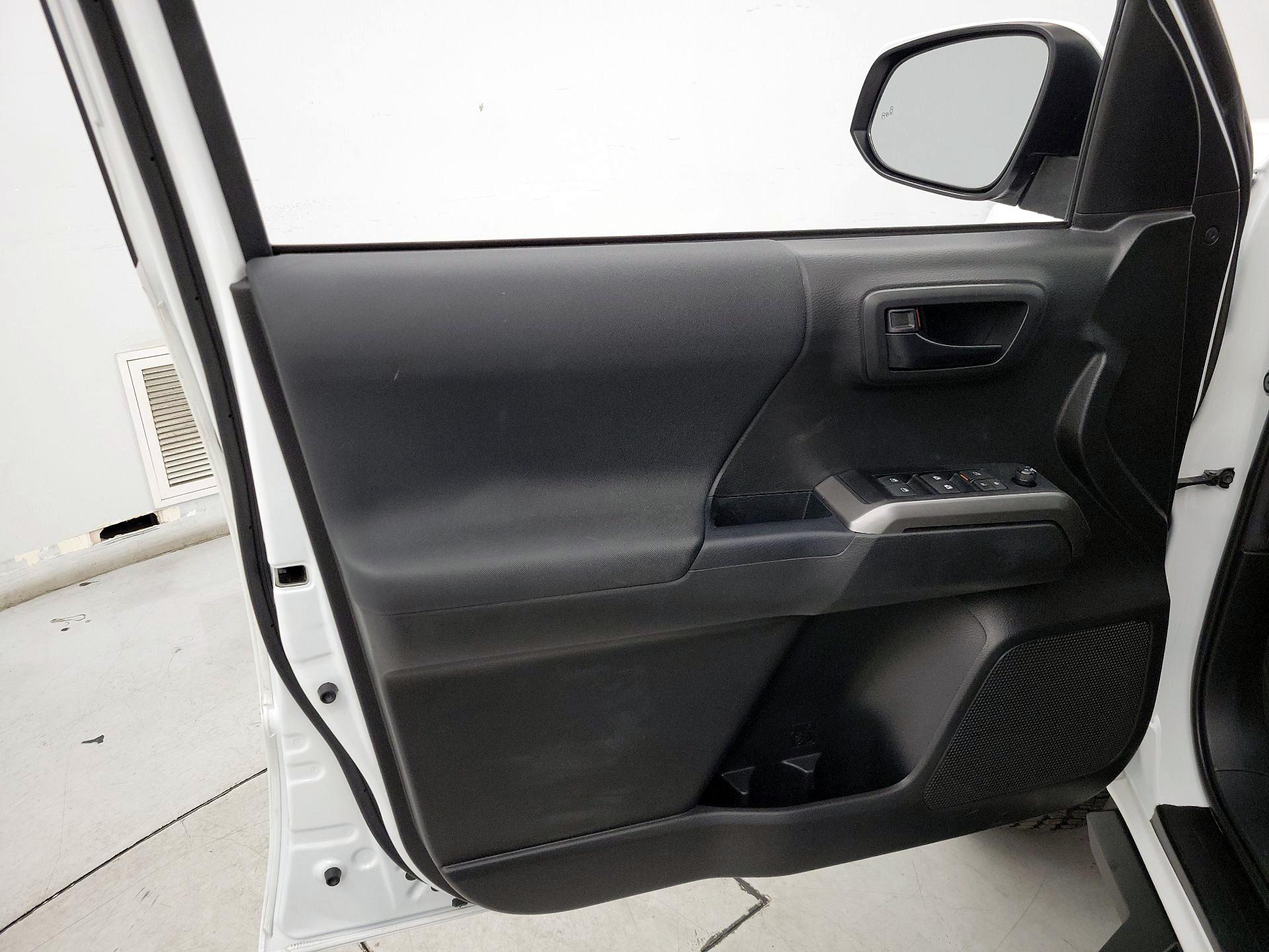 Thumbnail: 2023 Toyota Tacoma - 12