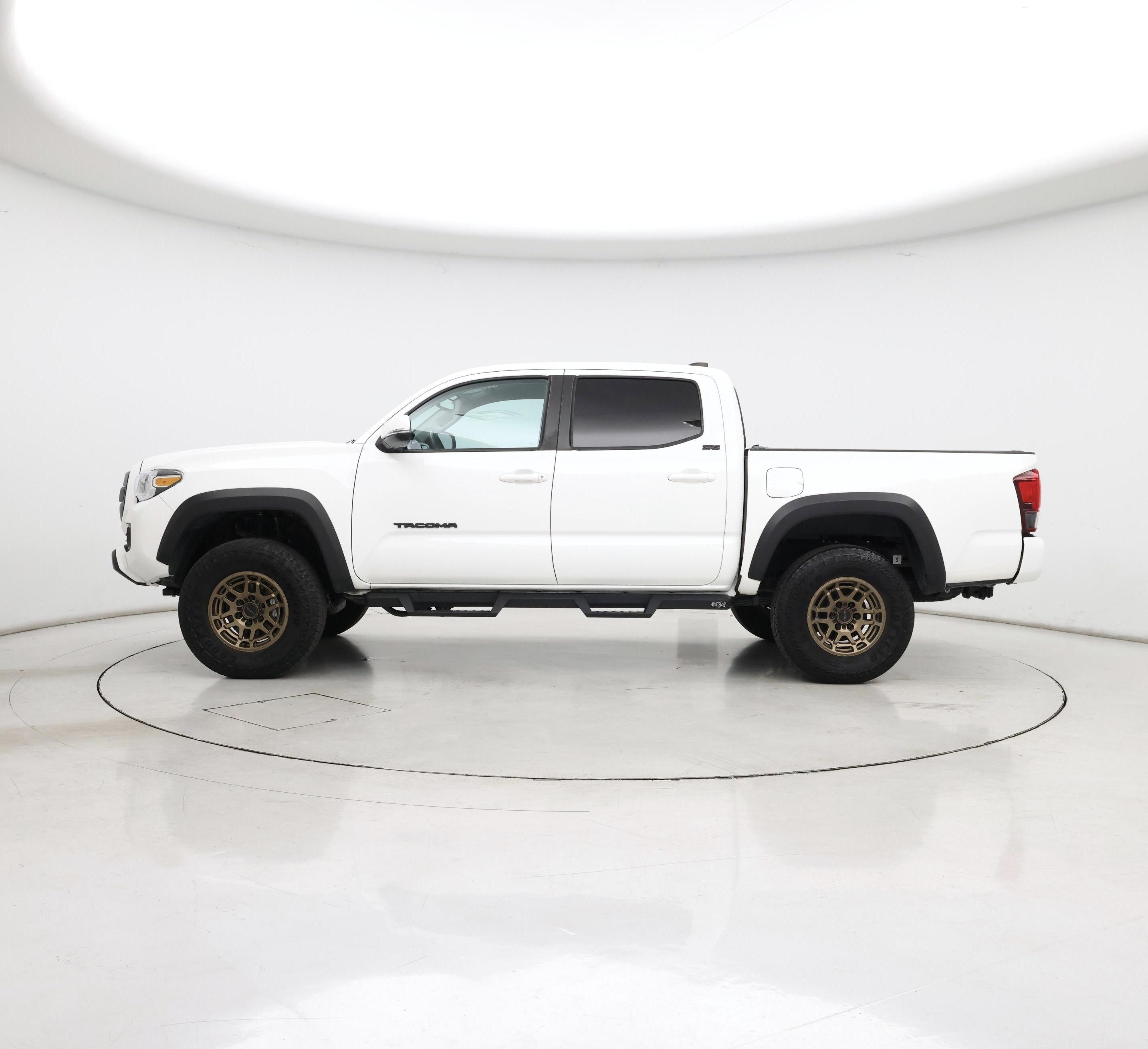 Thumbnail: 2023 Toyota Tacoma - 3