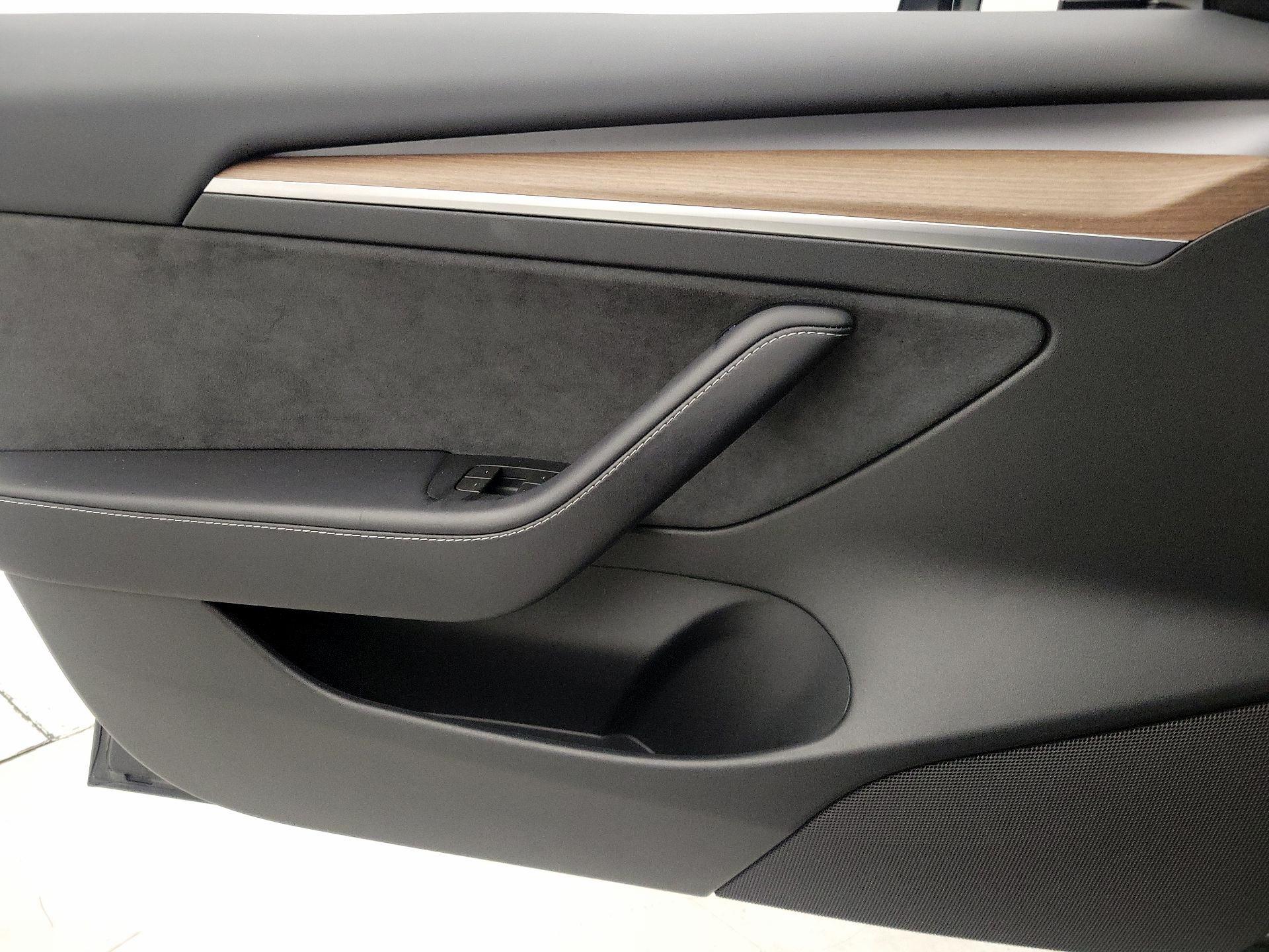 Thumbnail: 2023 Tesla Model 3 - 12