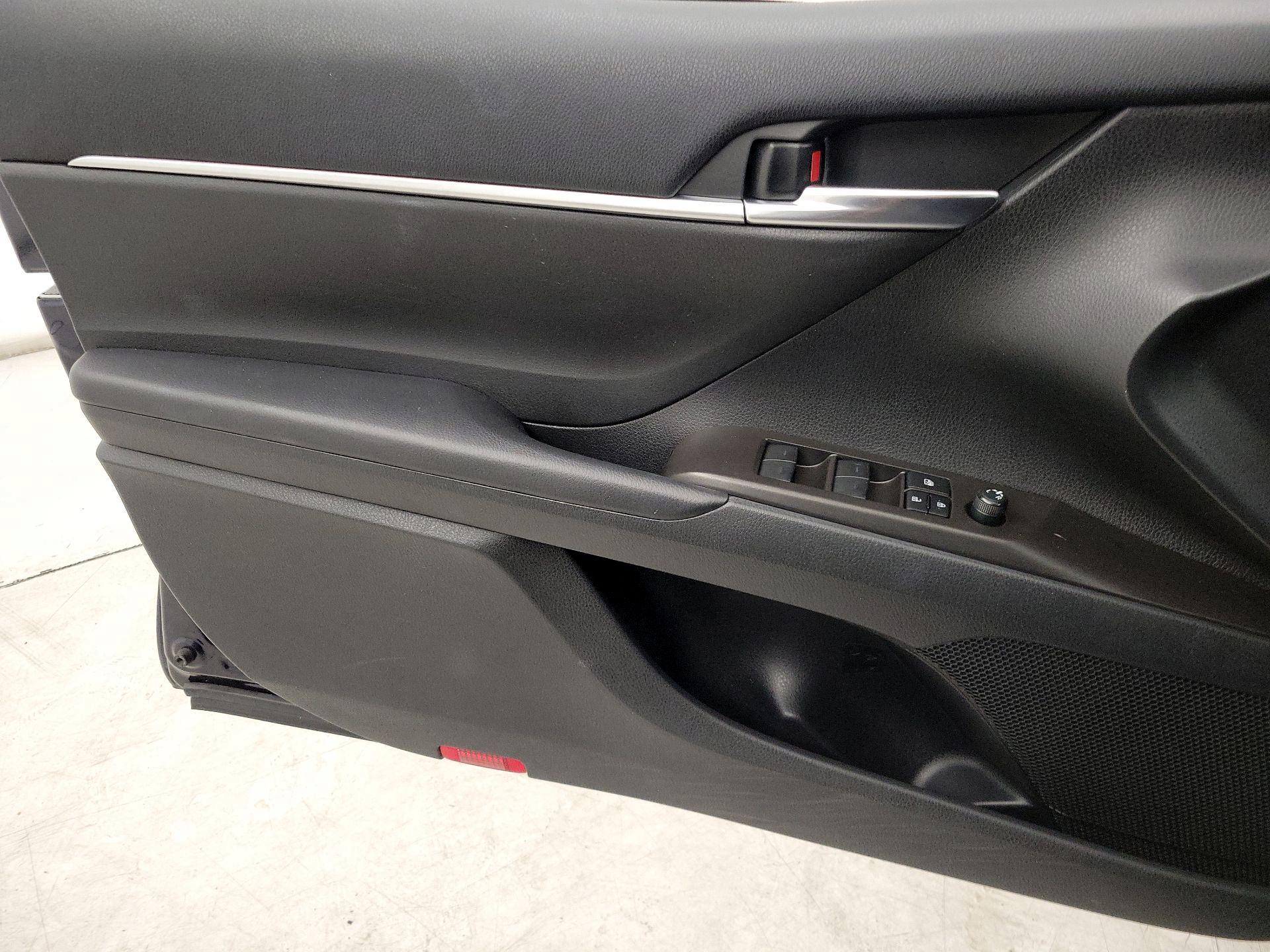 Thumbnail: 2022 Toyota Camry - 12