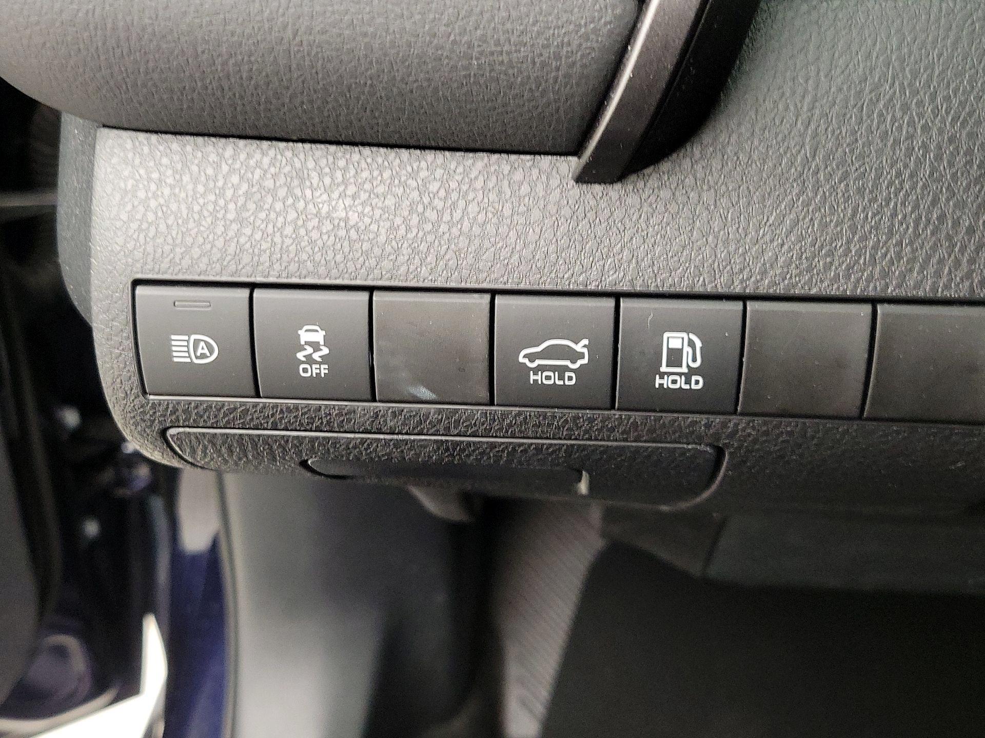 Thumbnail: 2022 Toyota Camry - 13