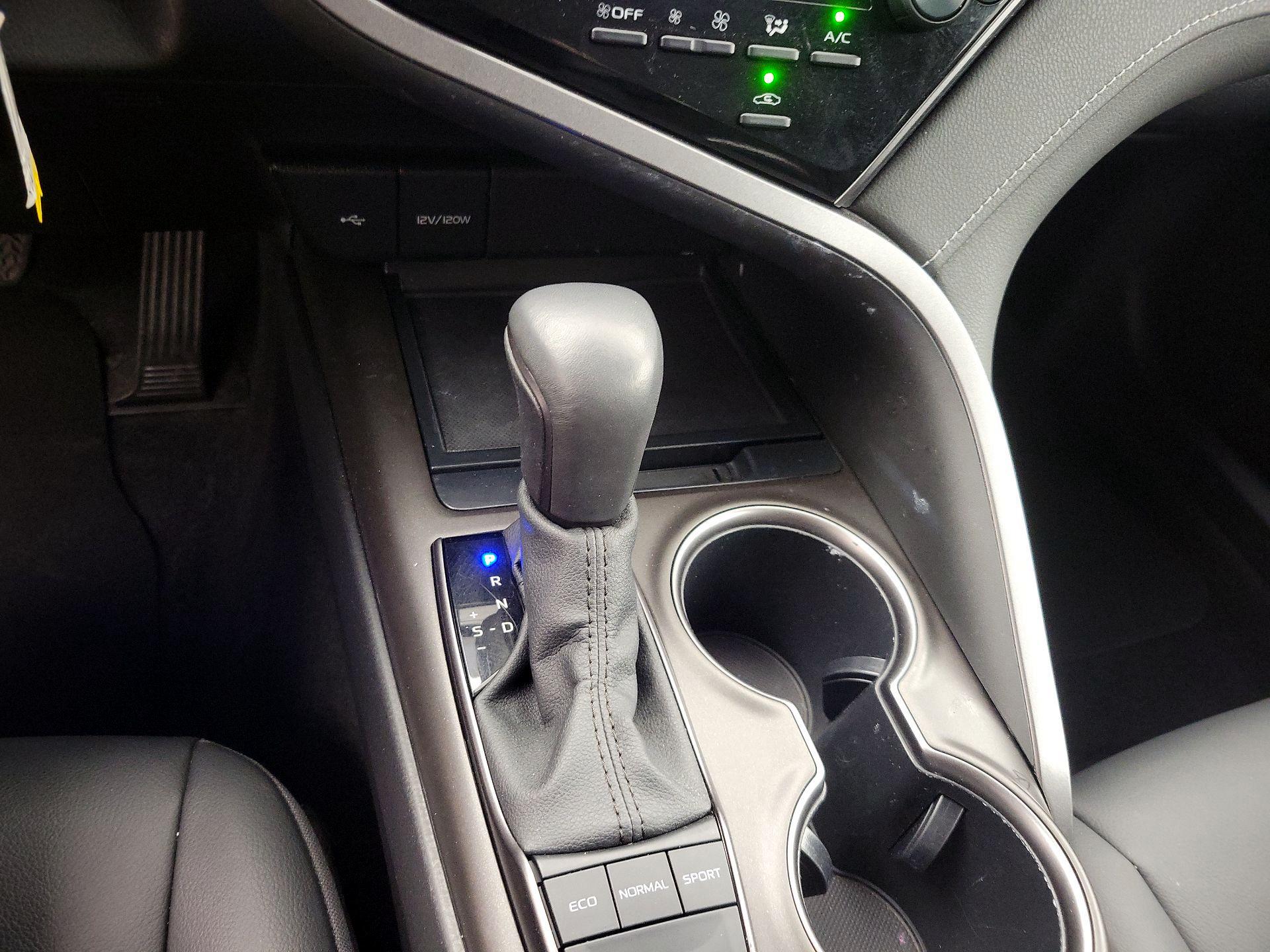 Thumbnail: 2022 Toyota Camry - 17