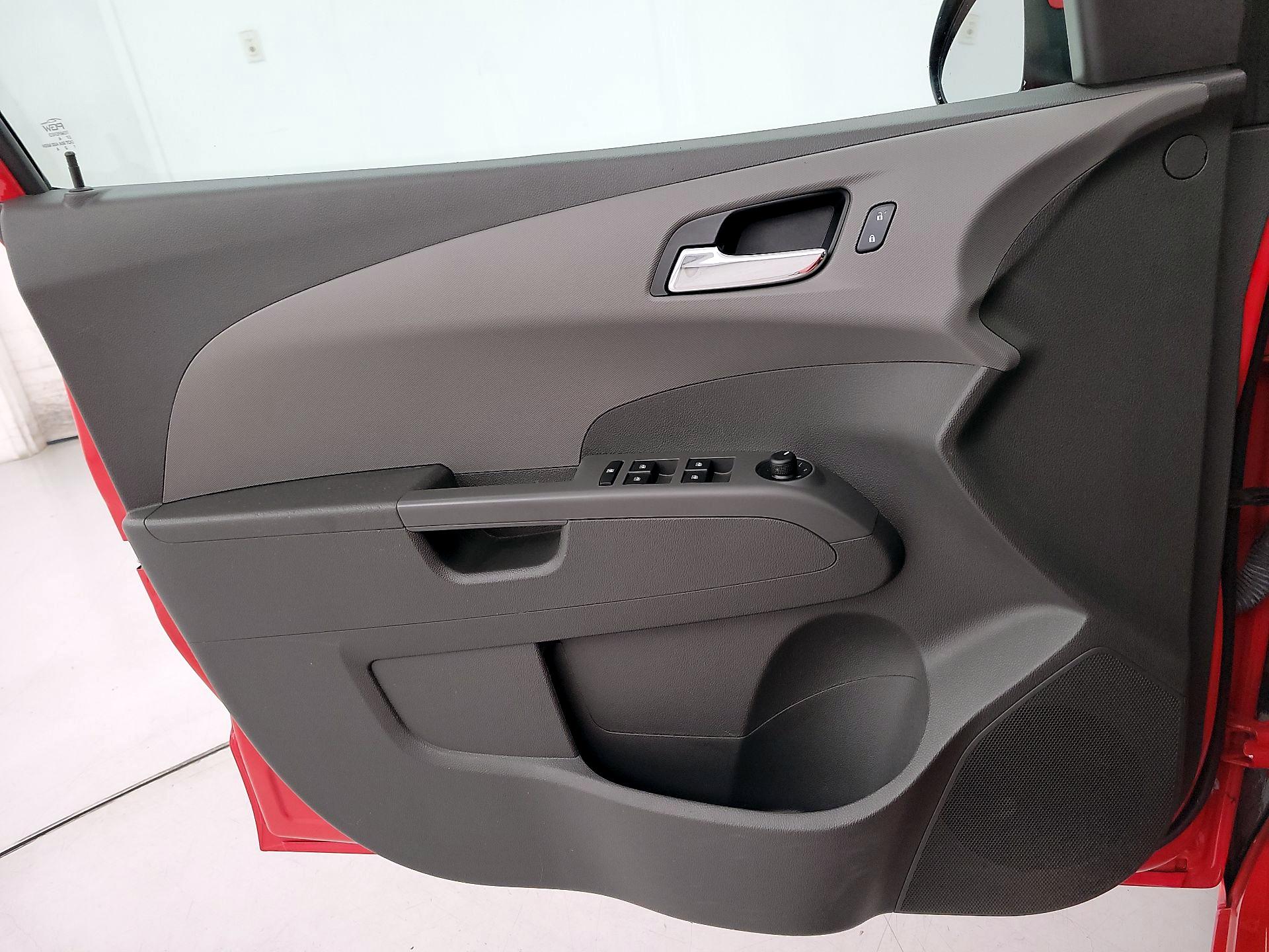 Thumbnail: 2015 Chevrolet Sonic - 12