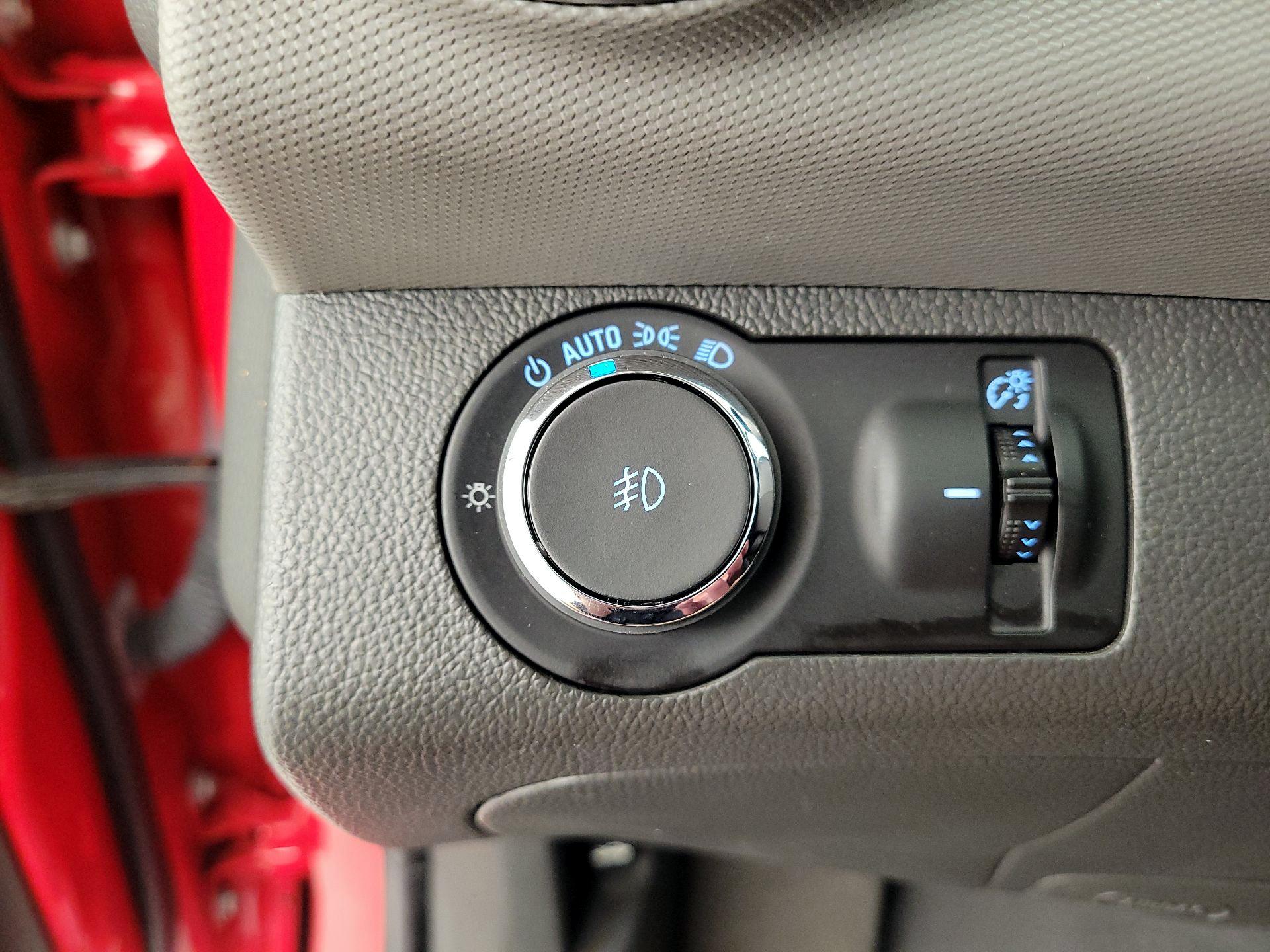 Thumbnail: 2015 Chevrolet Sonic - 13