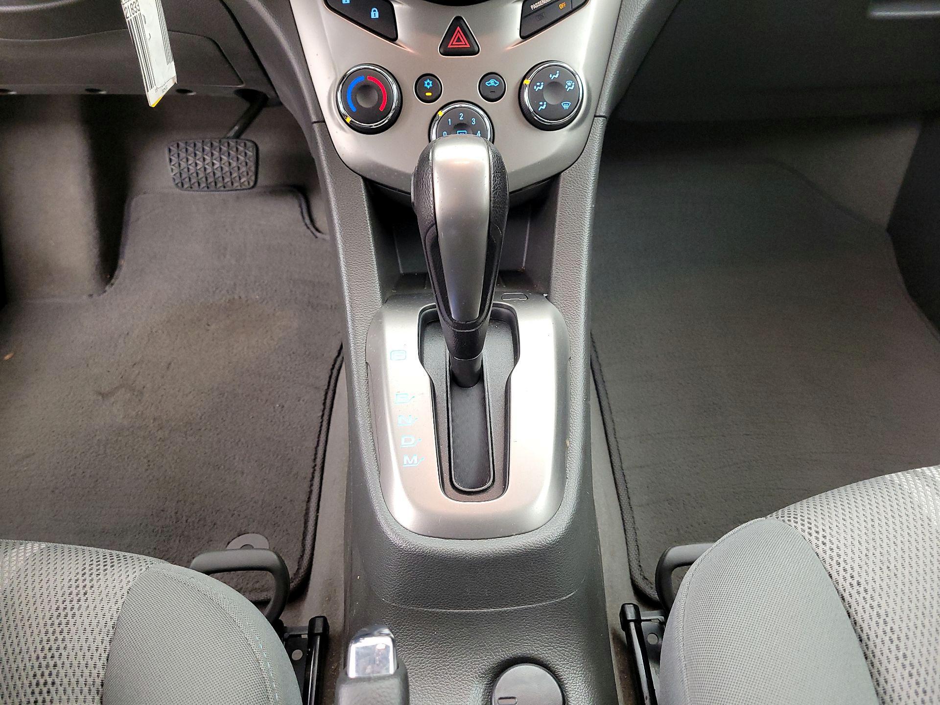 Thumbnail: 2015 Chevrolet Sonic - 16