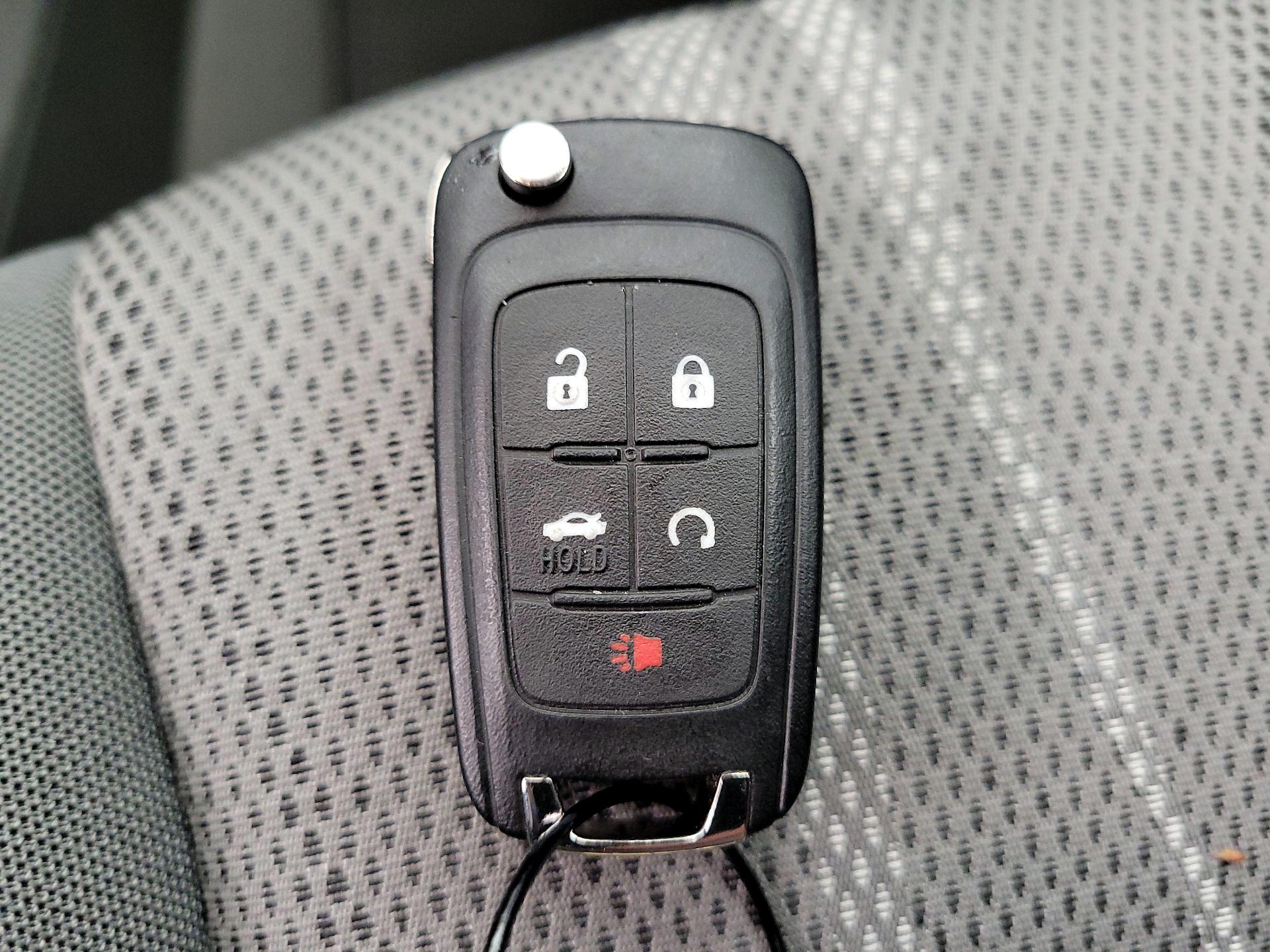 Thumbnail: 2015 Chevrolet Sonic - 20