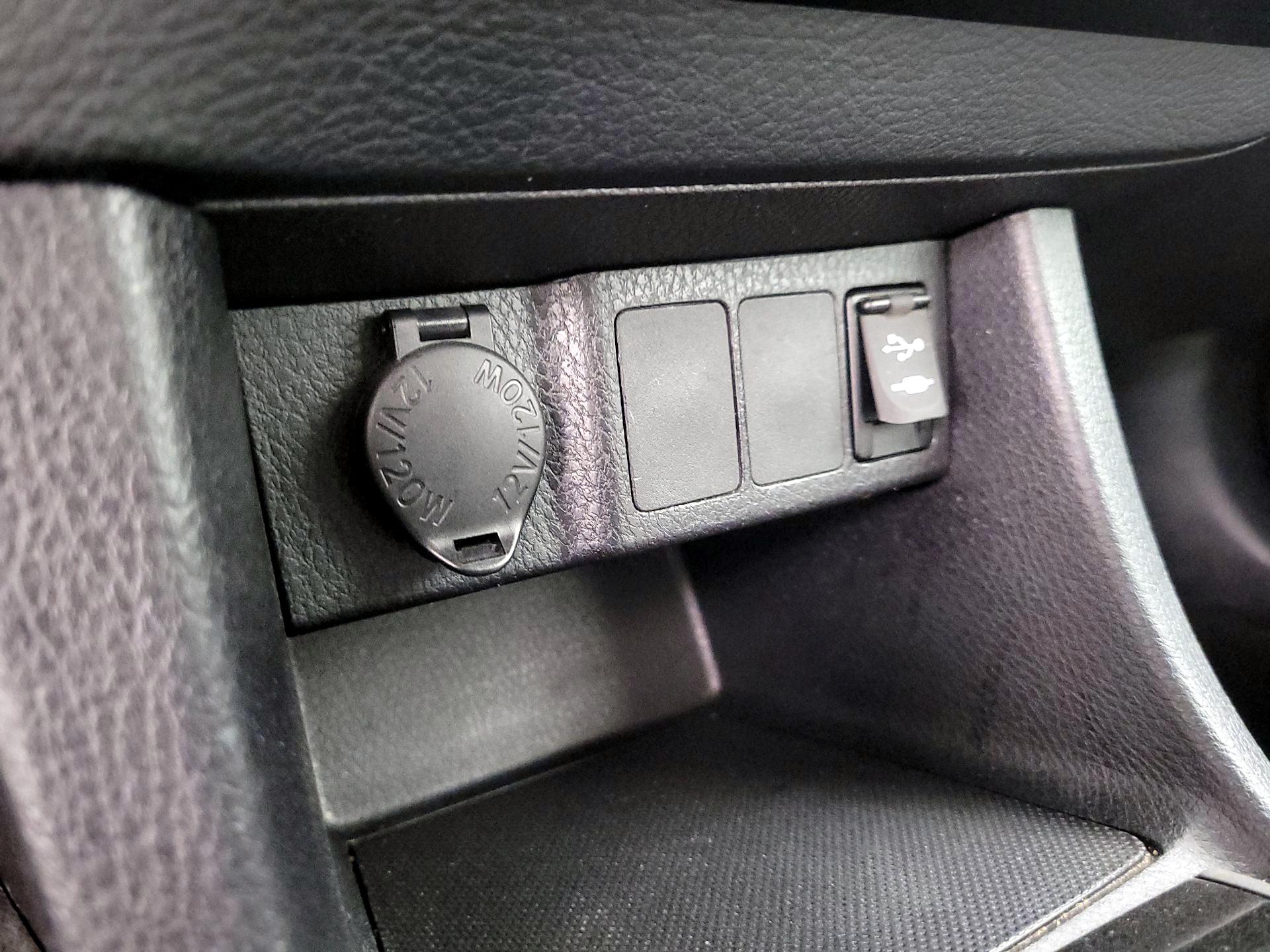 Thumbnail: 2014 Toyota Corolla - 18