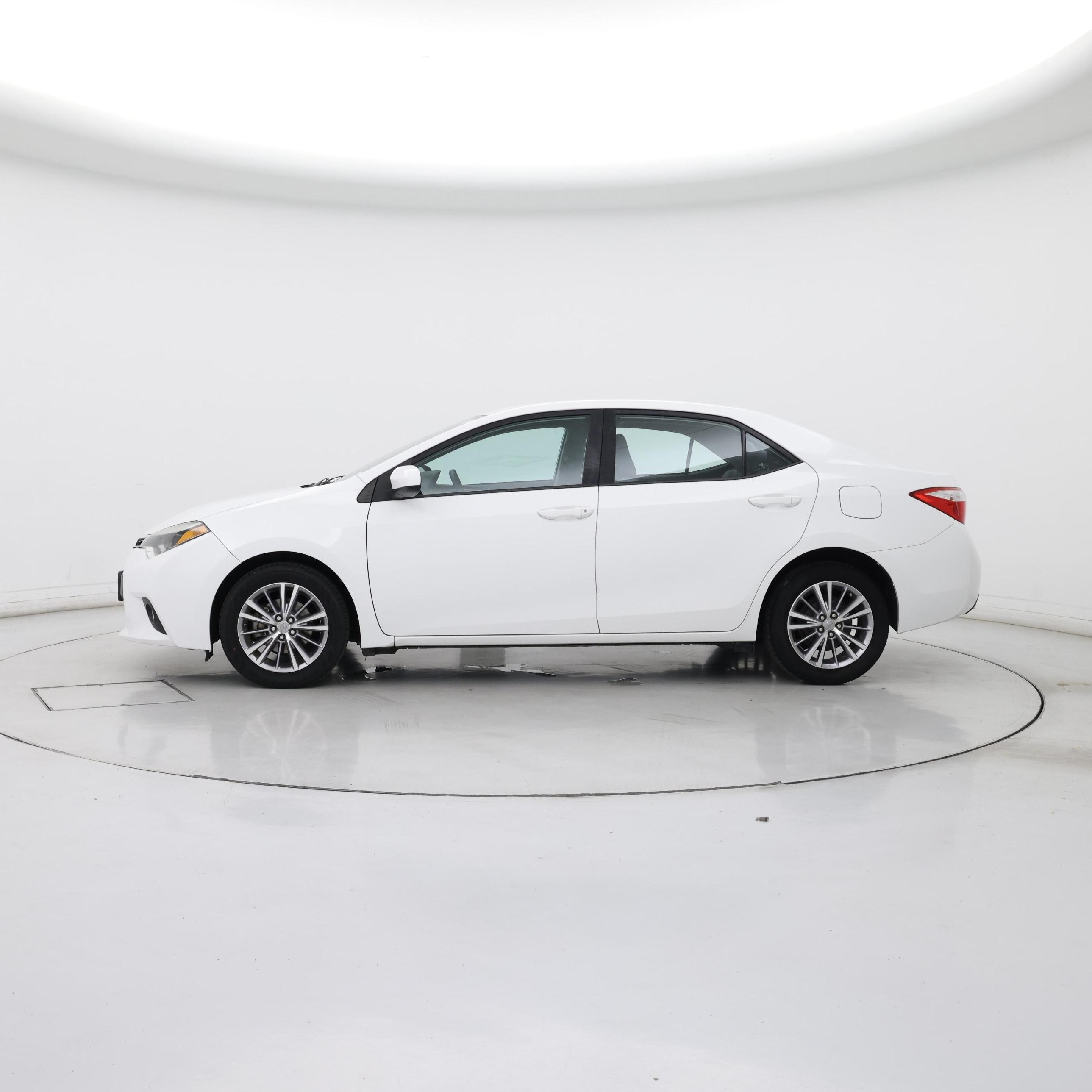 Thumbnail: 2014 Toyota Corolla - 3