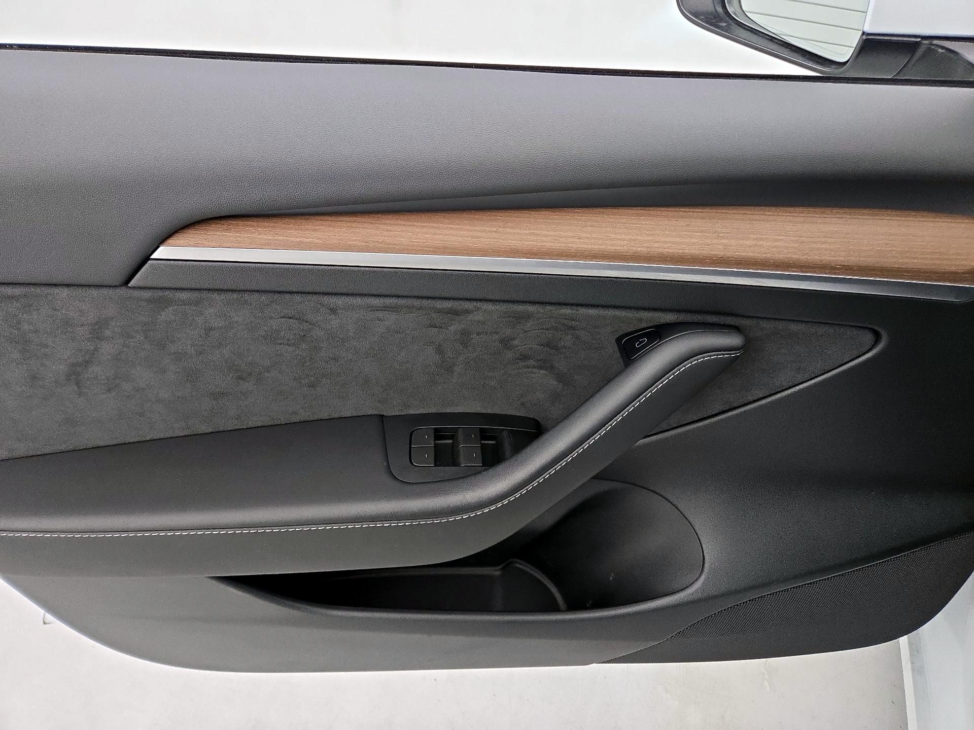 Thumbnail: 2023 Tesla Model 3 - 12