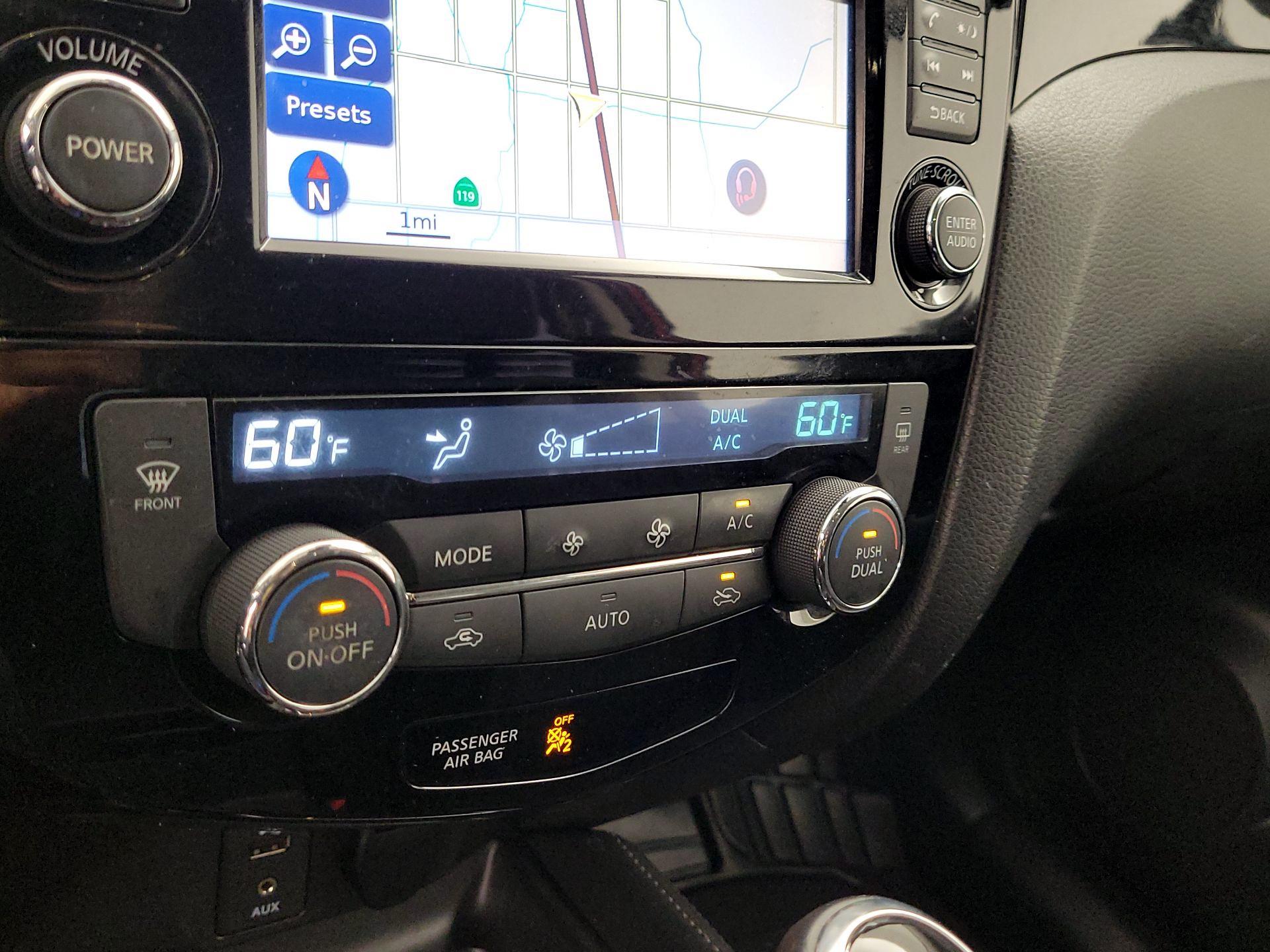 Thumbnail: 2017 Nissan Rogue Sport - 17