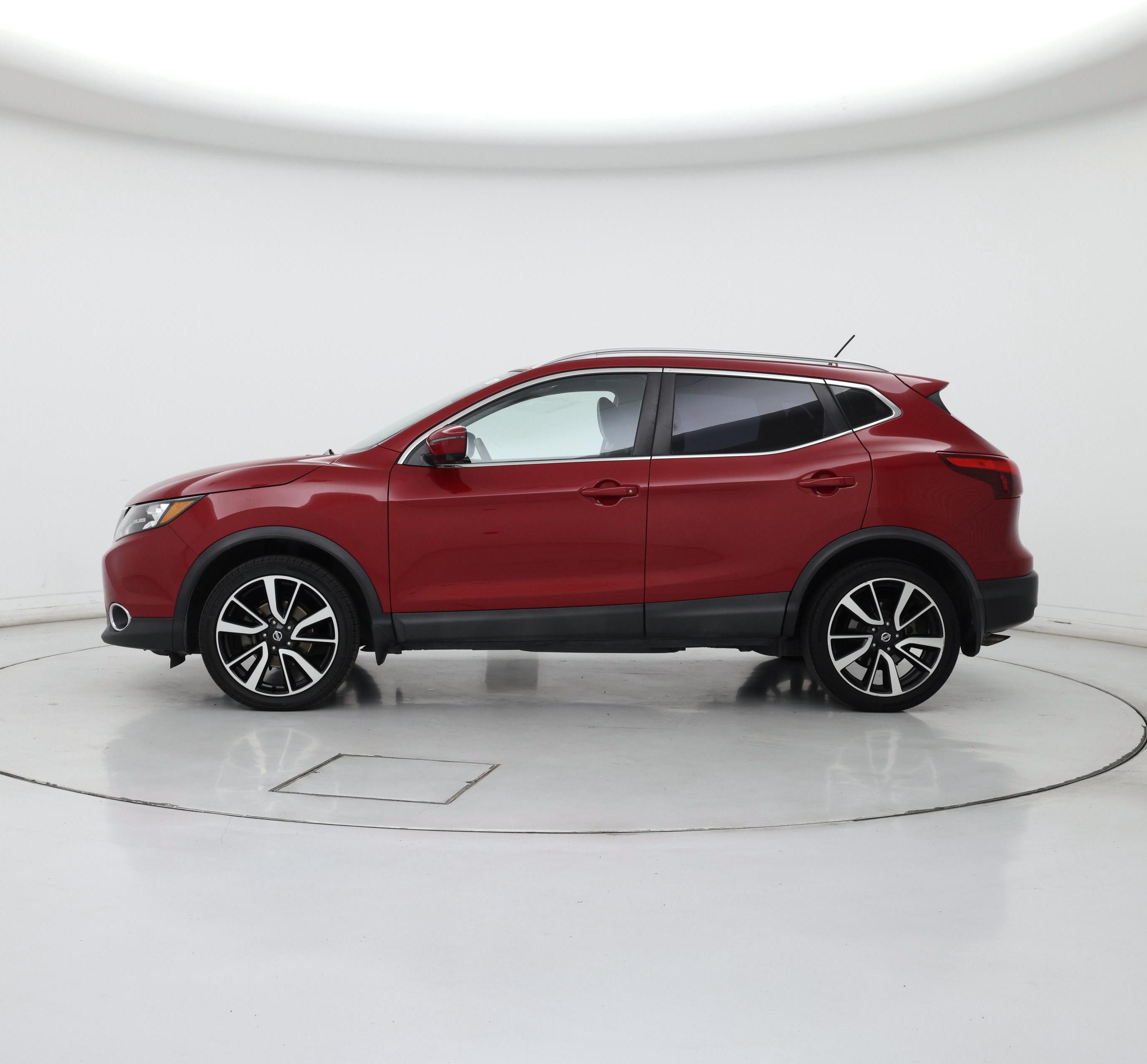 Thumbnail: 2017 Nissan Rogue Sport - 3