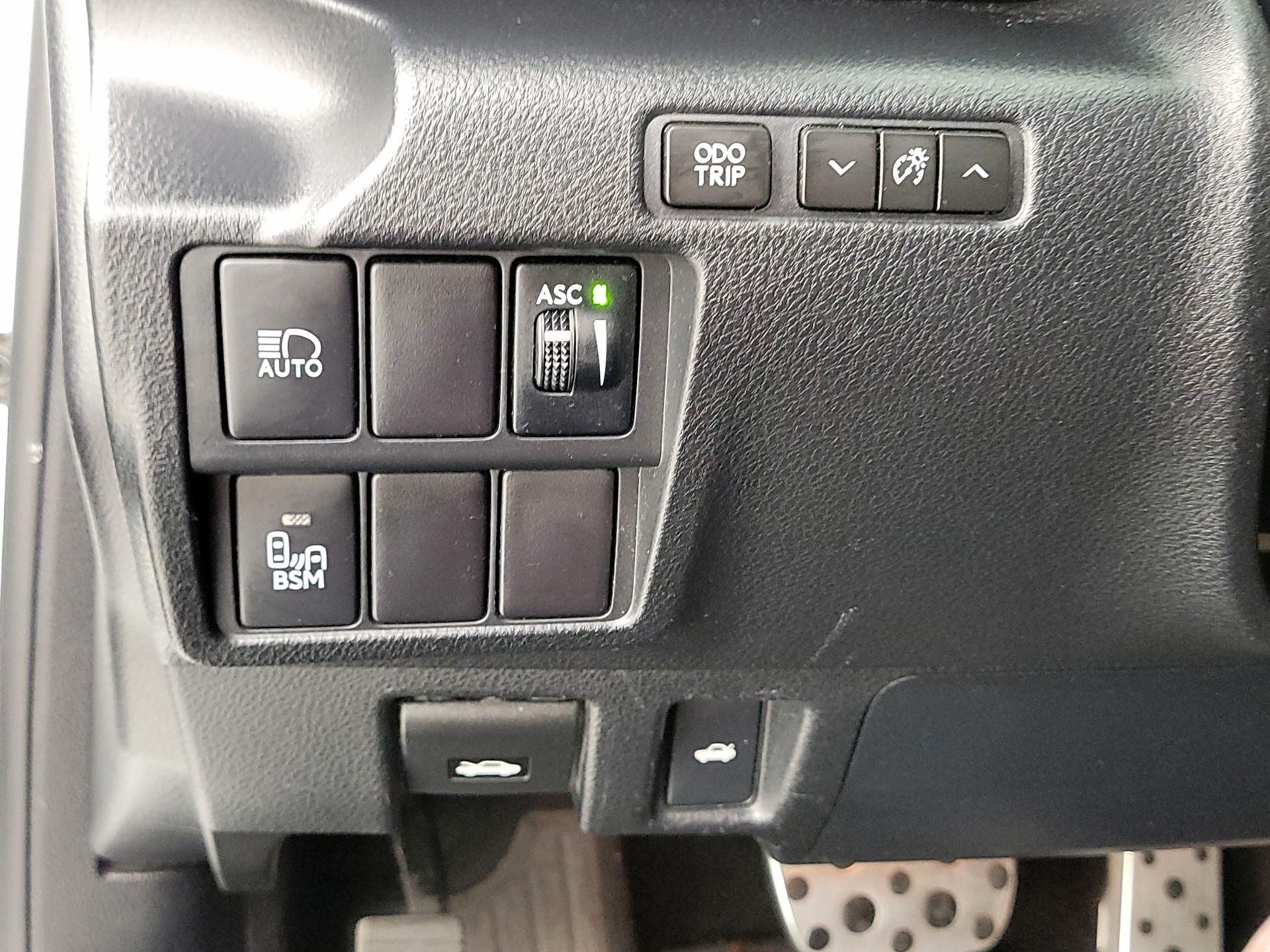 Thumbnail: 2017 Lexus IS - 13