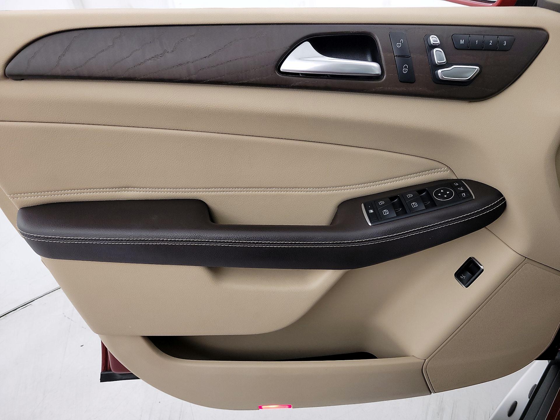 Thumbnail: 2018 Mercedes-Benz GLE - 12