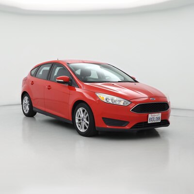 Red 2016 Ford Focus SE