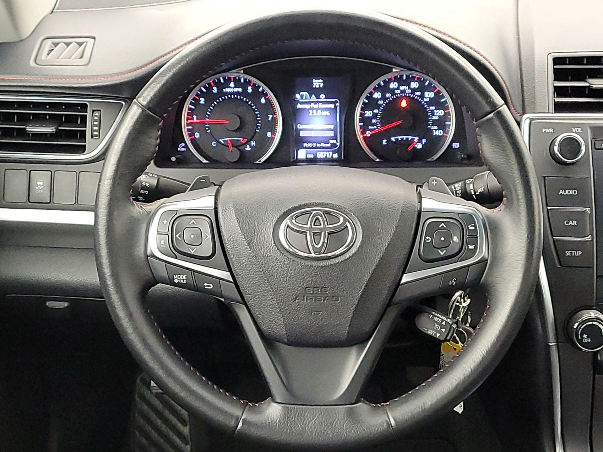 Thumbnail: 2016 Toyota Camry - 10