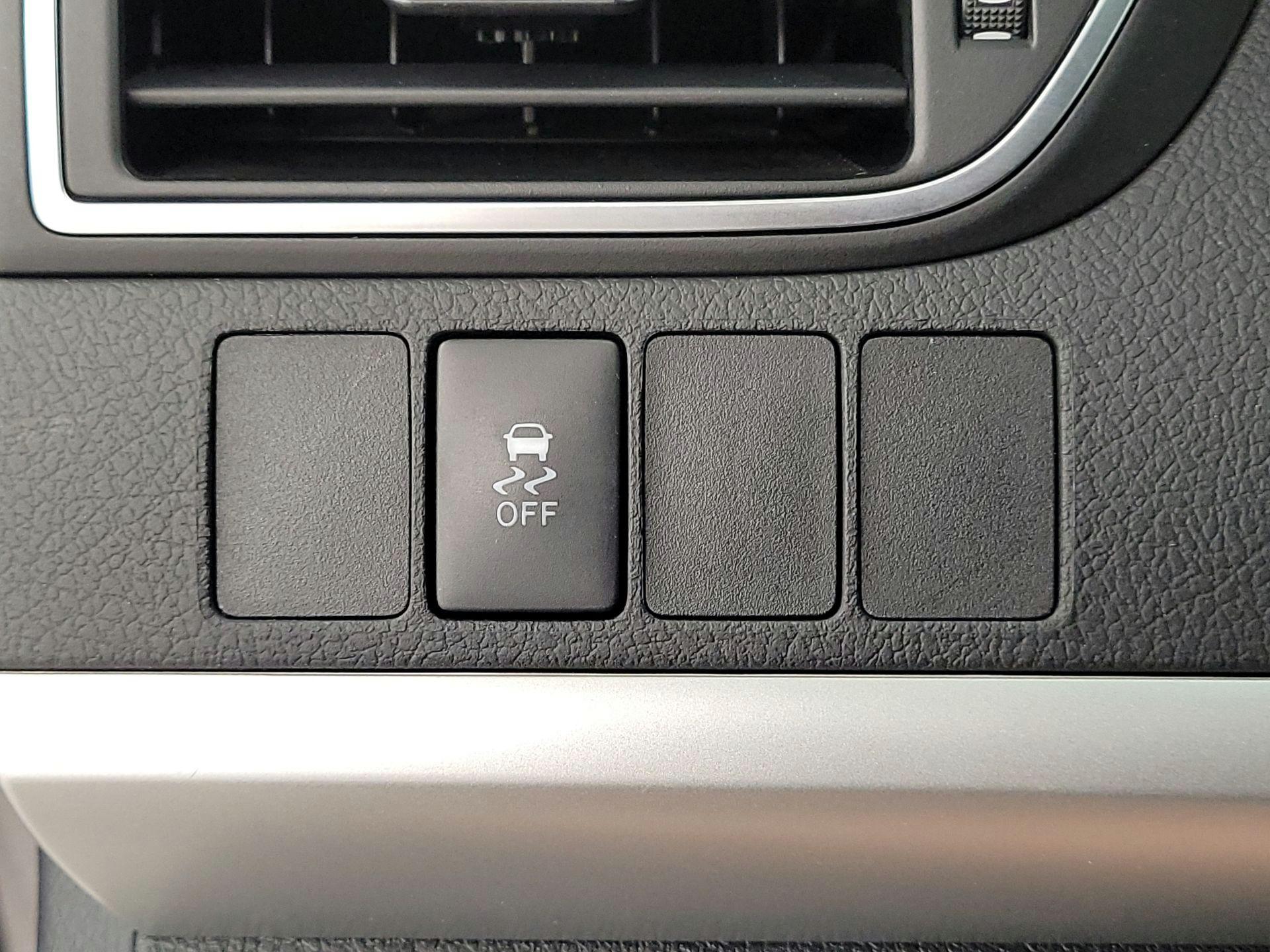 Thumbnail: 2016 Toyota Camry - 13