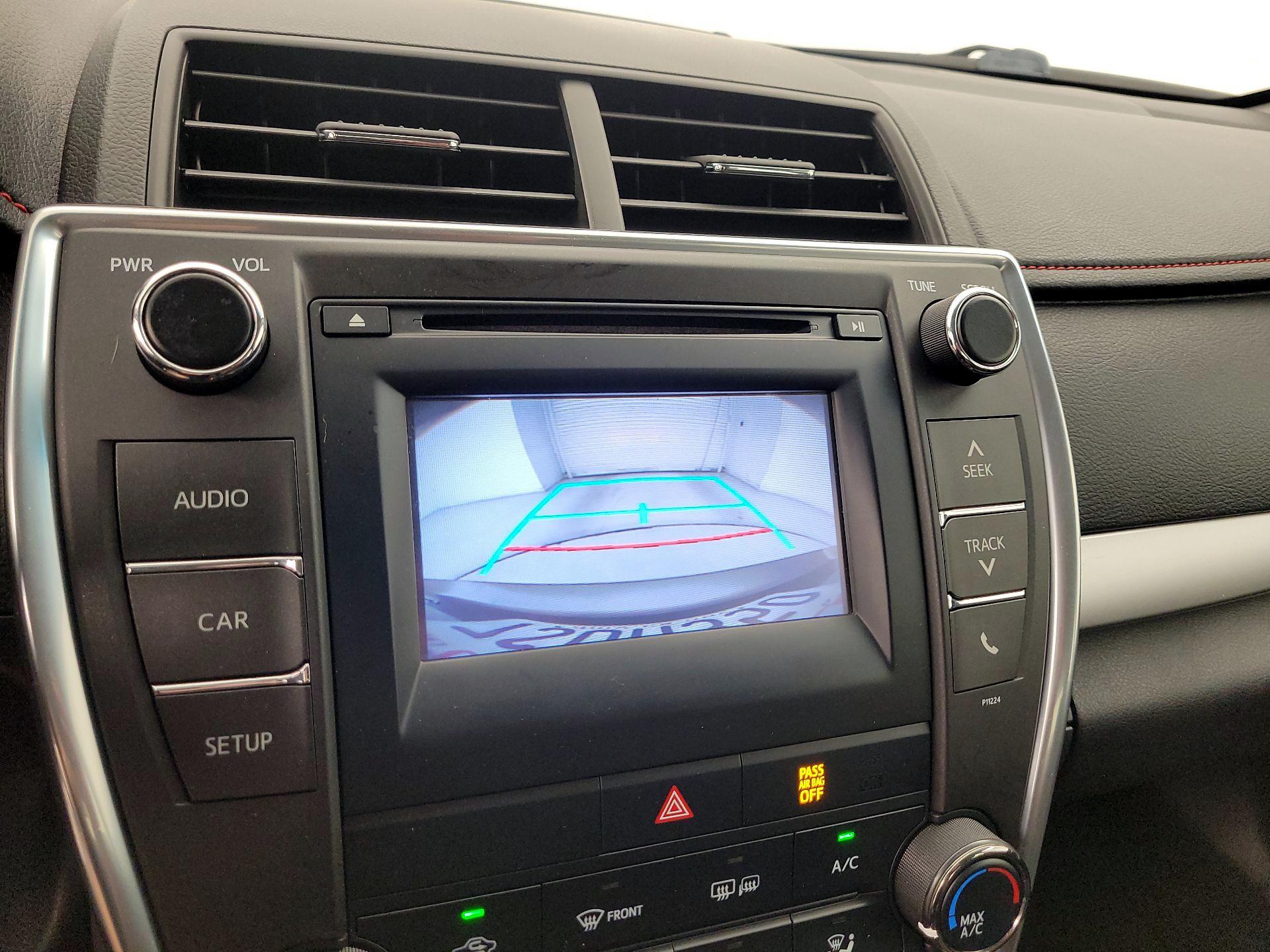 Thumbnail: 2016 Toyota Camry - 14