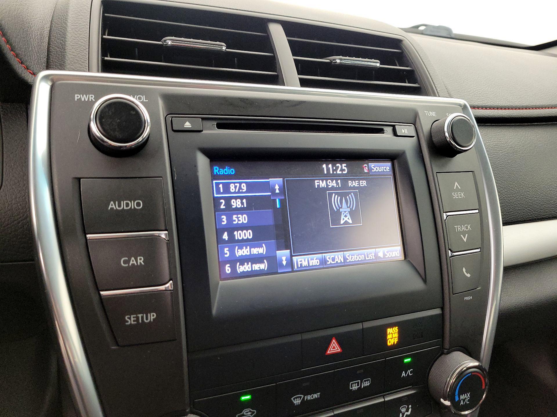 Thumbnail: 2016 Toyota Camry - 15