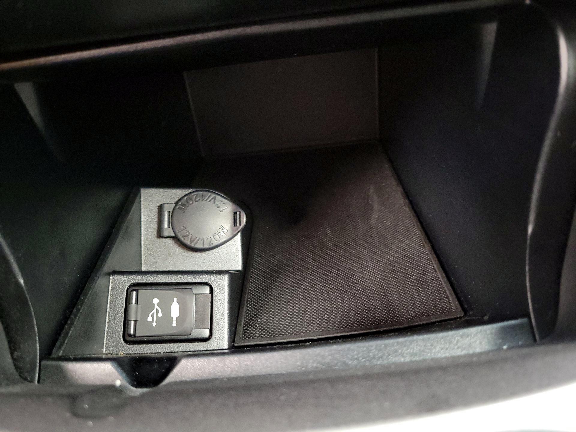 Thumbnail: 2016 Toyota Camry - 18