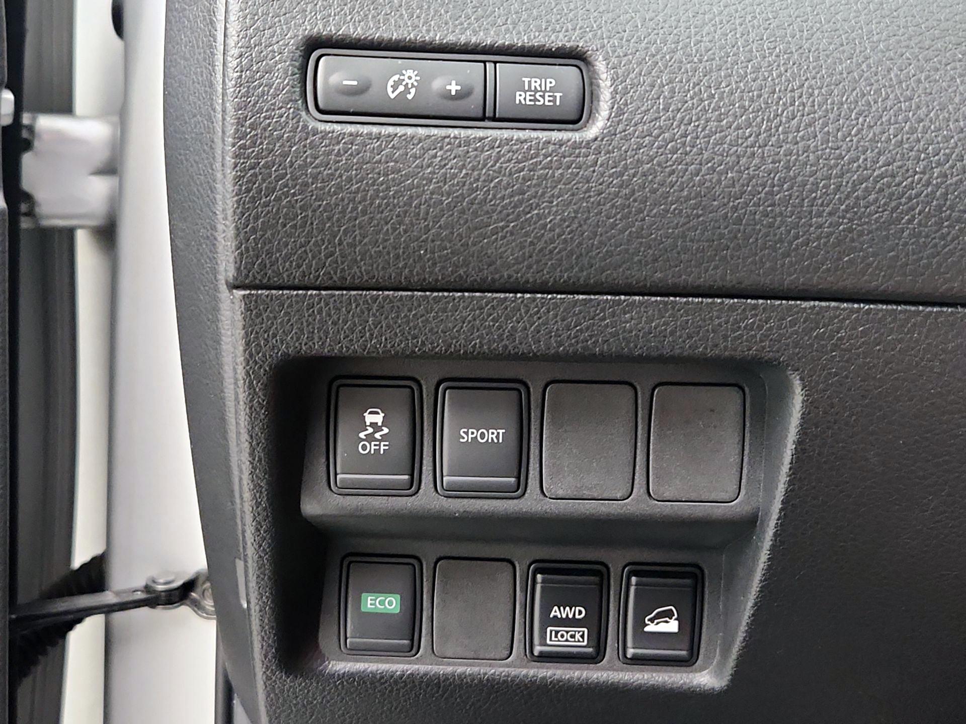 Thumbnail: 2015 Nissan Rogue - 13