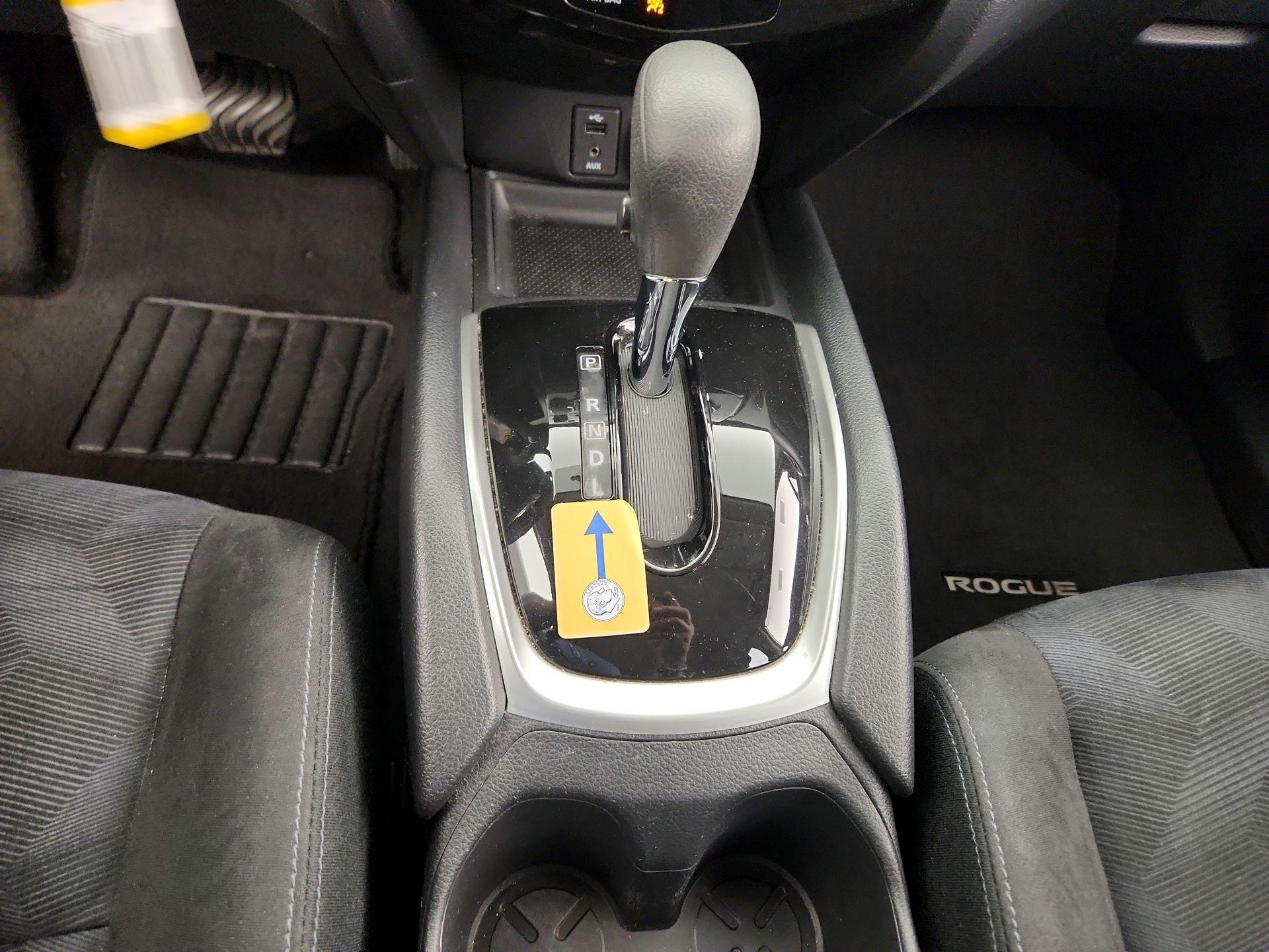 Thumbnail: 2015 Nissan Rogue - 17