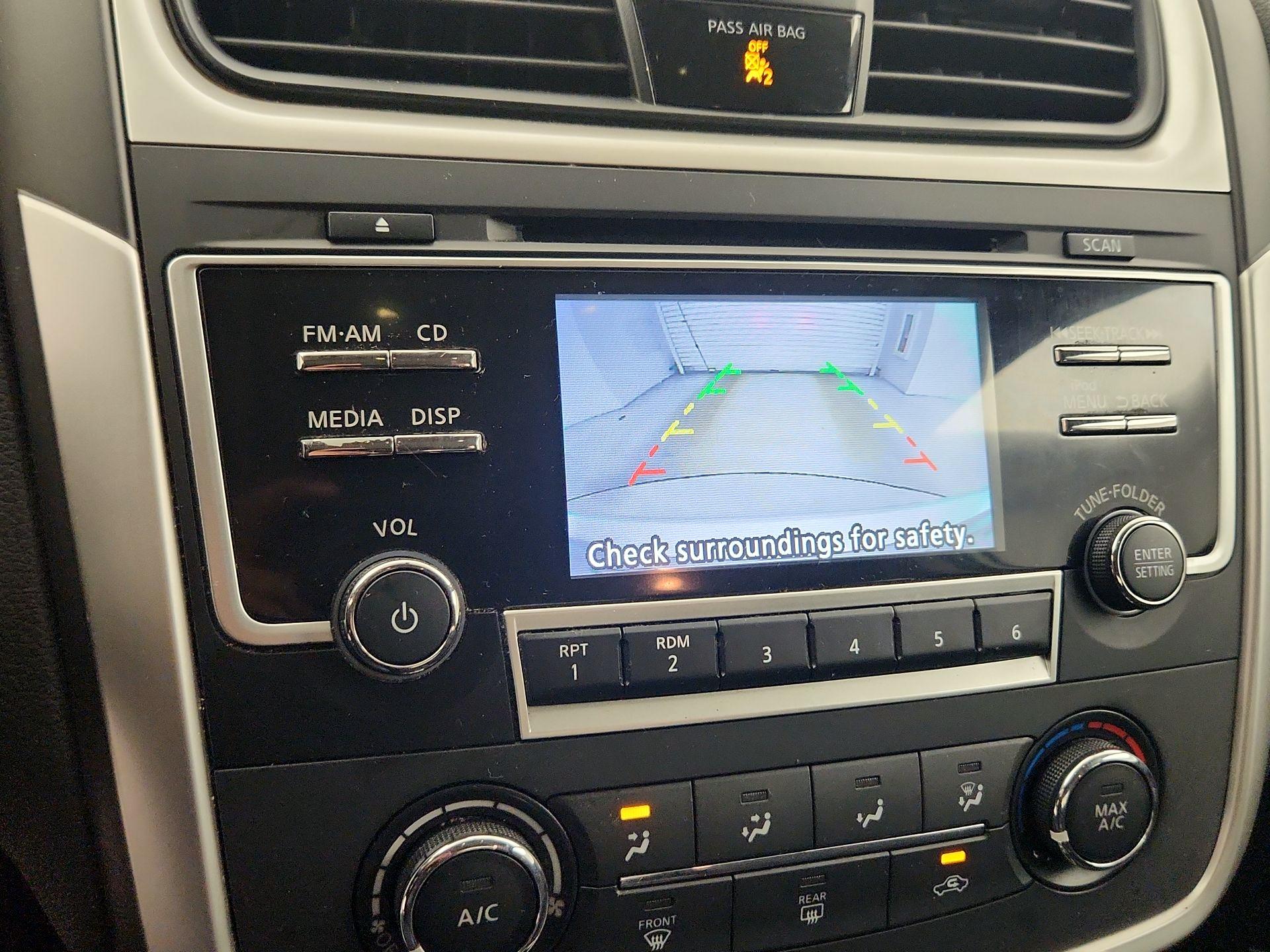 Thumbnail: 2017 Nissan Altima - 14