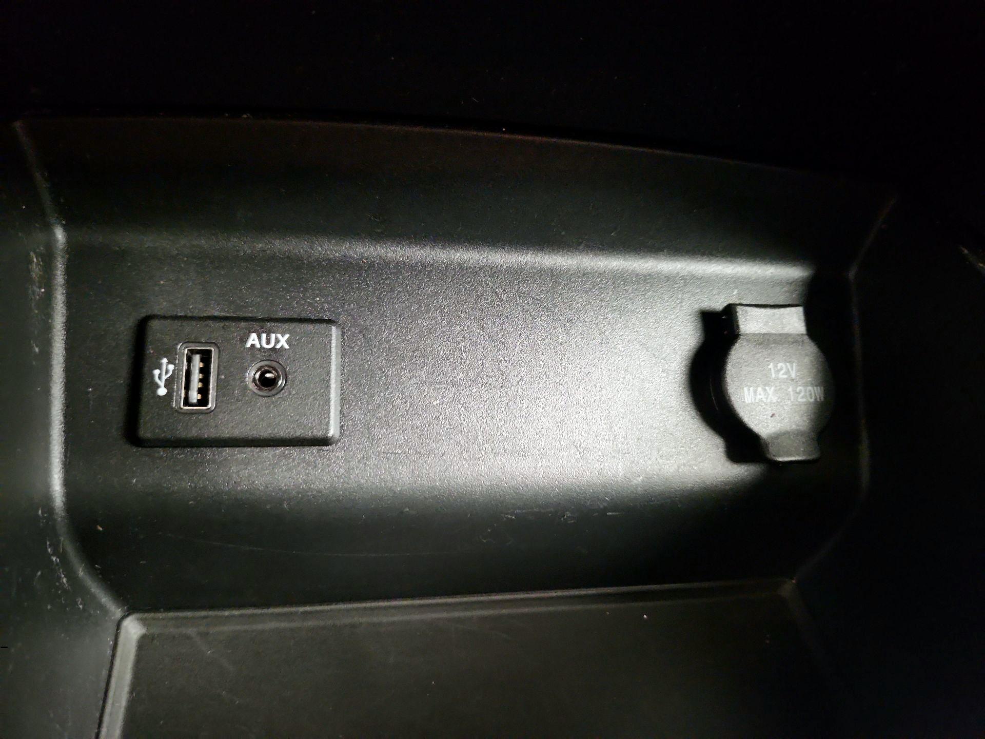 Thumbnail: 2017 Nissan Altima - 18