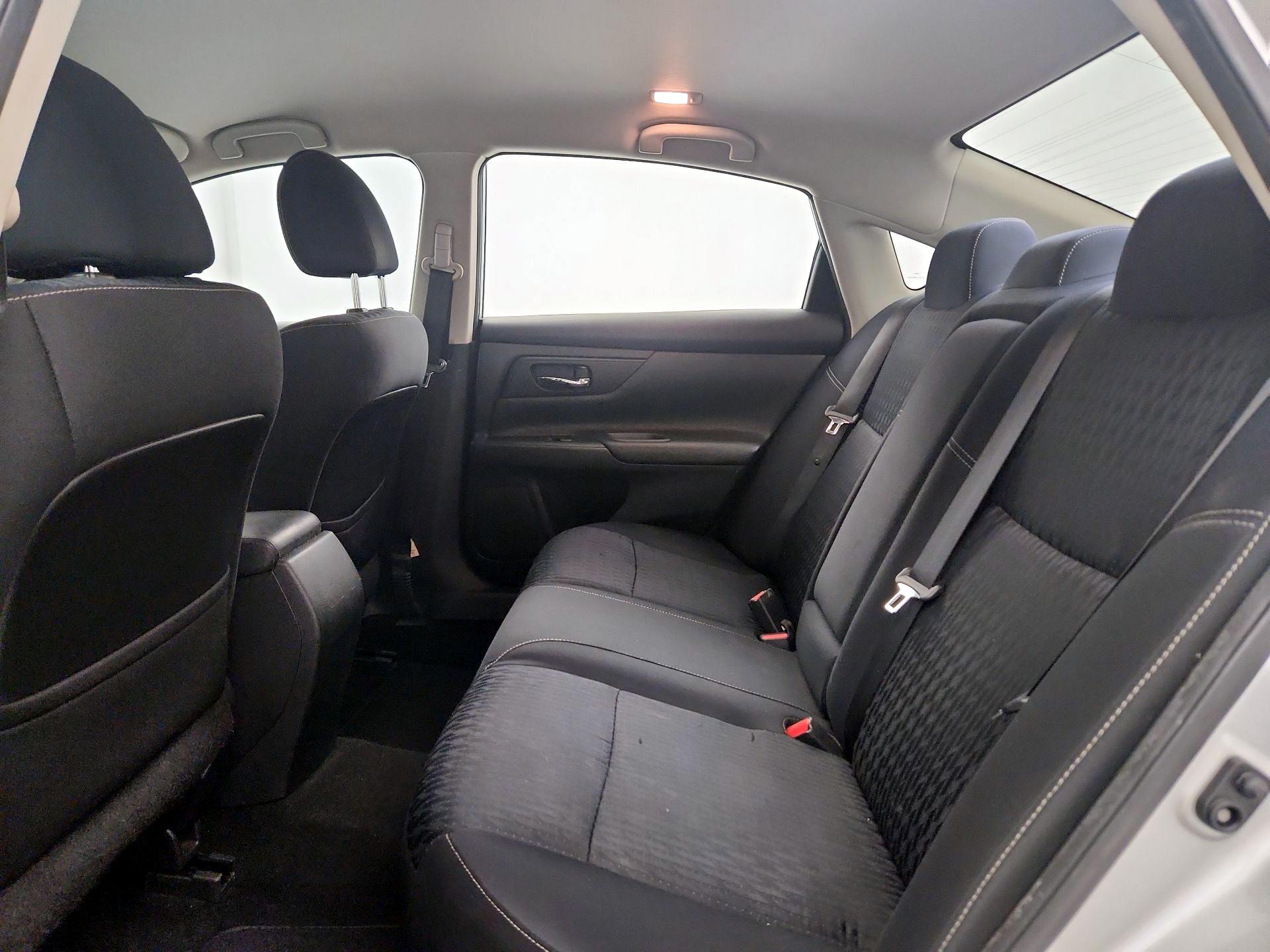 Thumbnail: 2017 Nissan Altima - 19