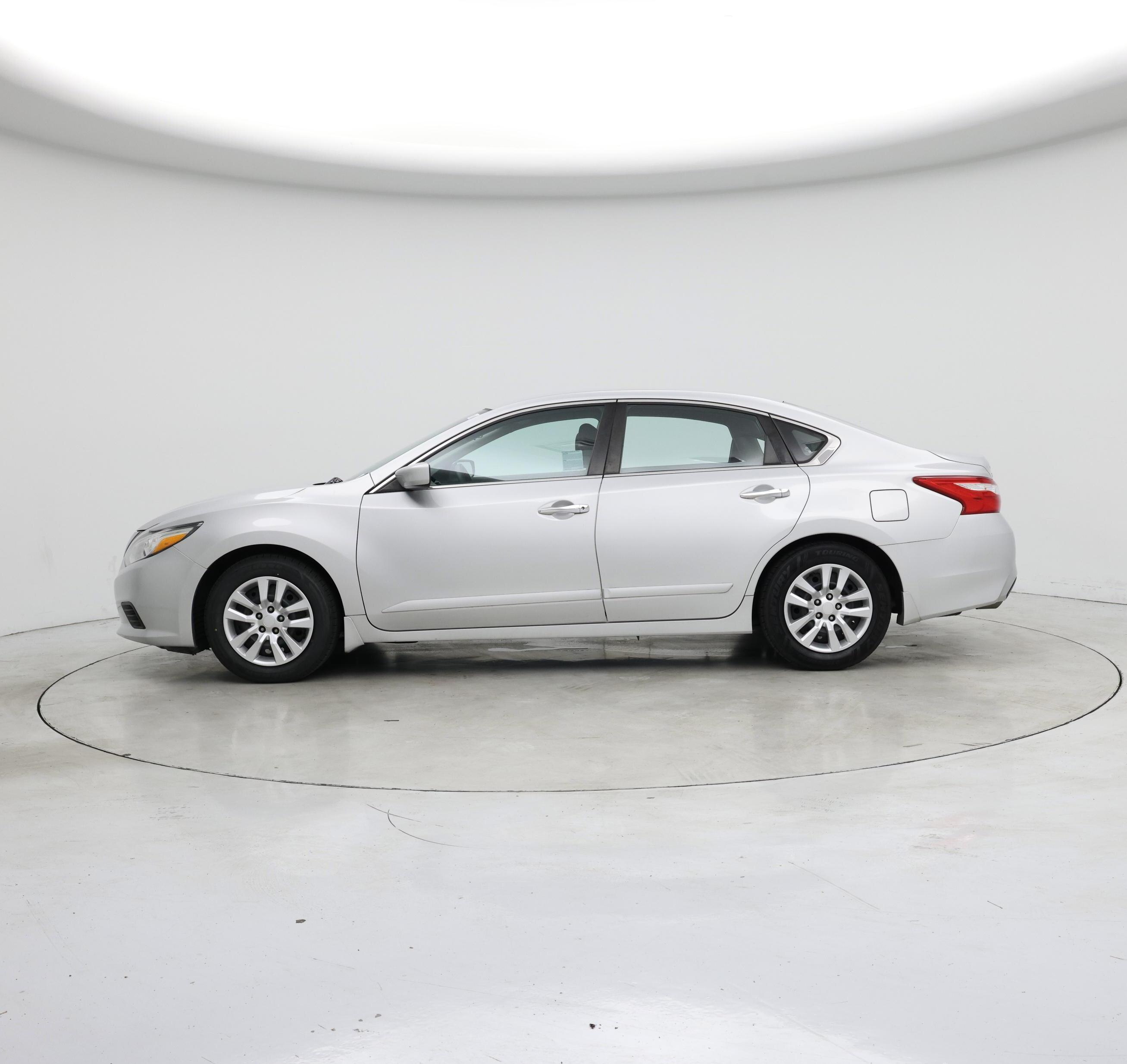 Thumbnail: 2017 Nissan Altima - 3