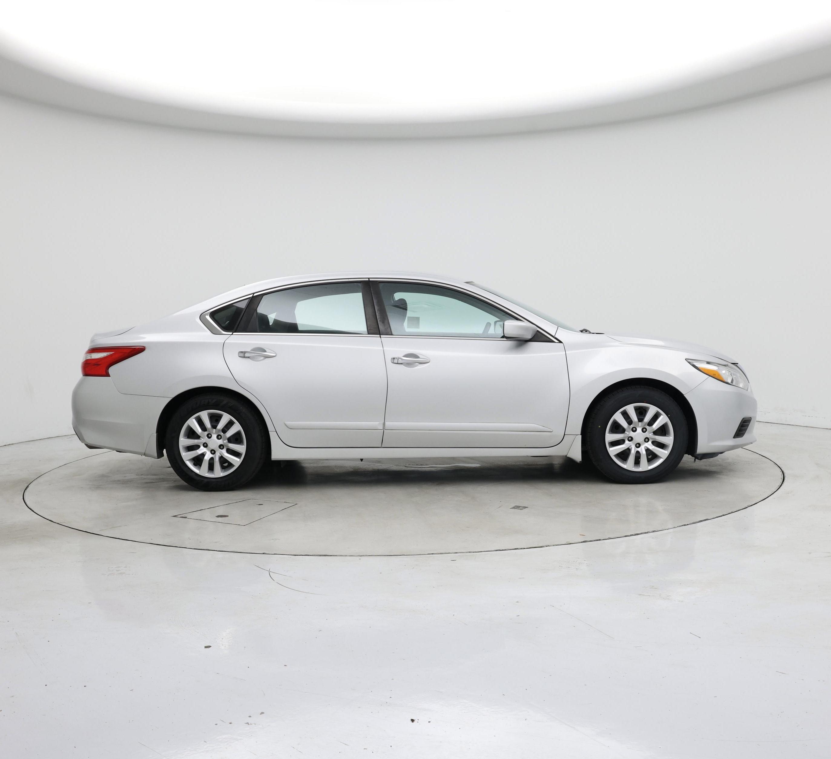 Thumbnail: 2017 Nissan Altima - 7