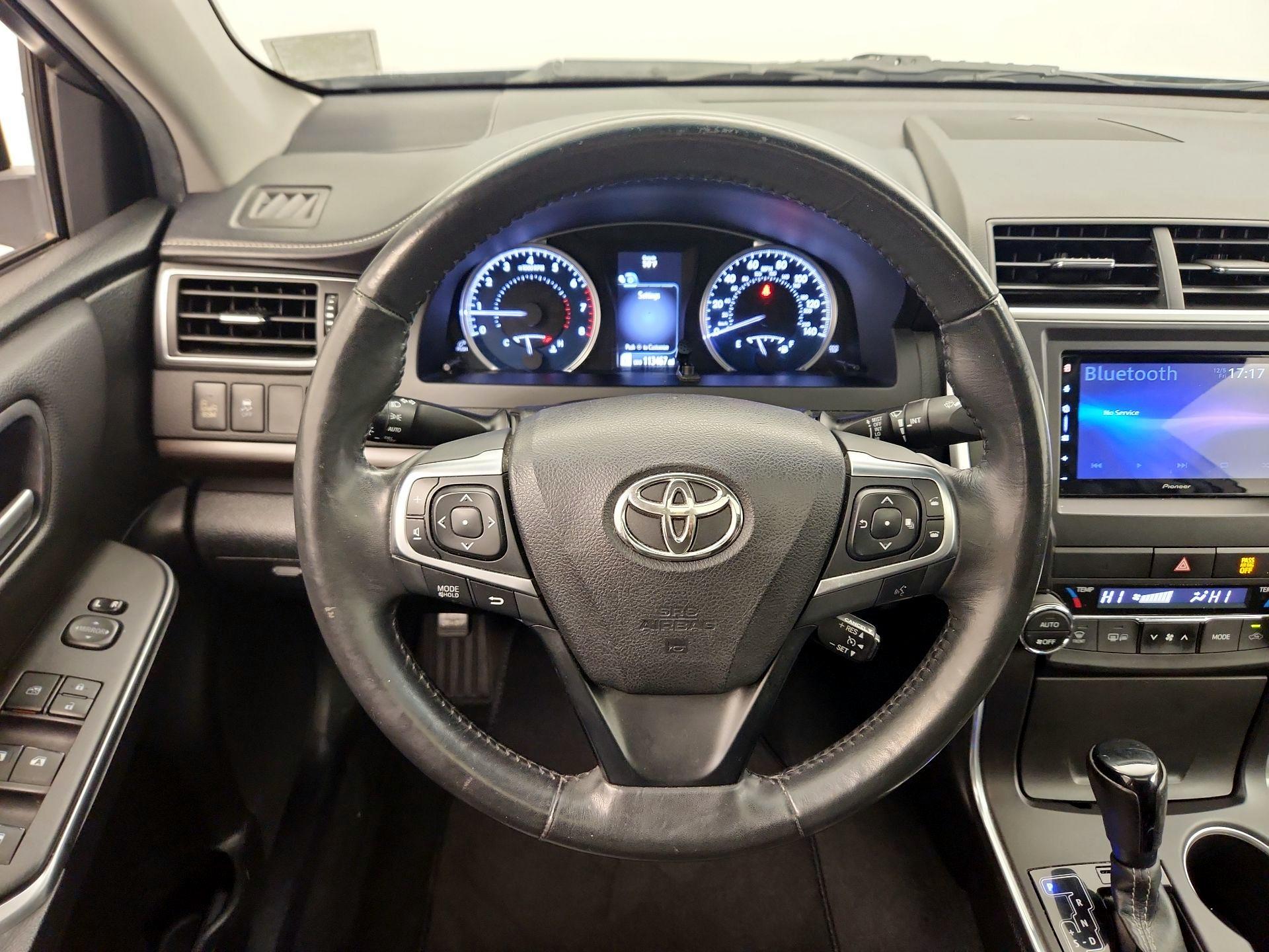 Thumbnail: 2015 Toyota Camry - 10