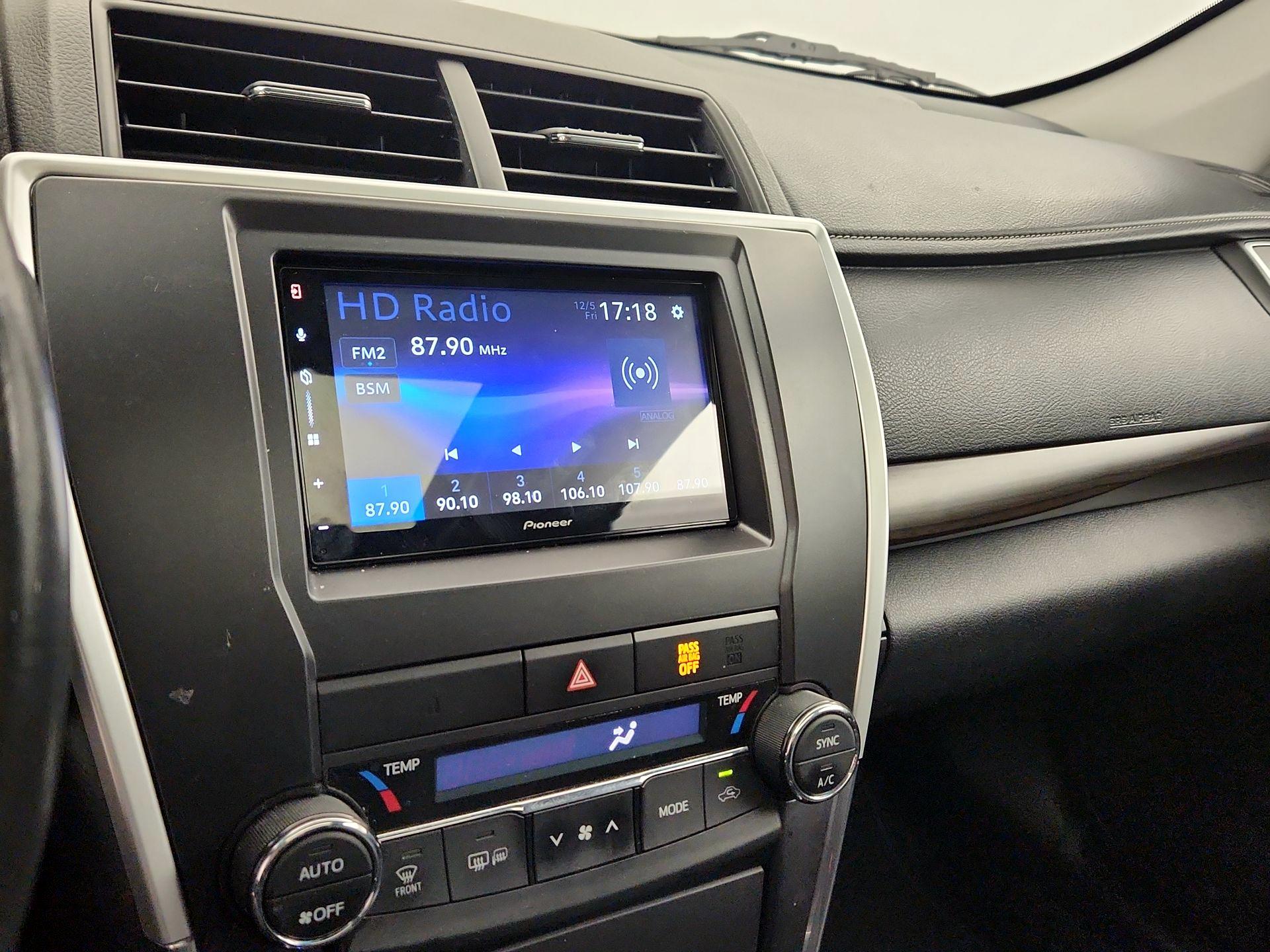 Thumbnail: 2015 Toyota Camry - 15