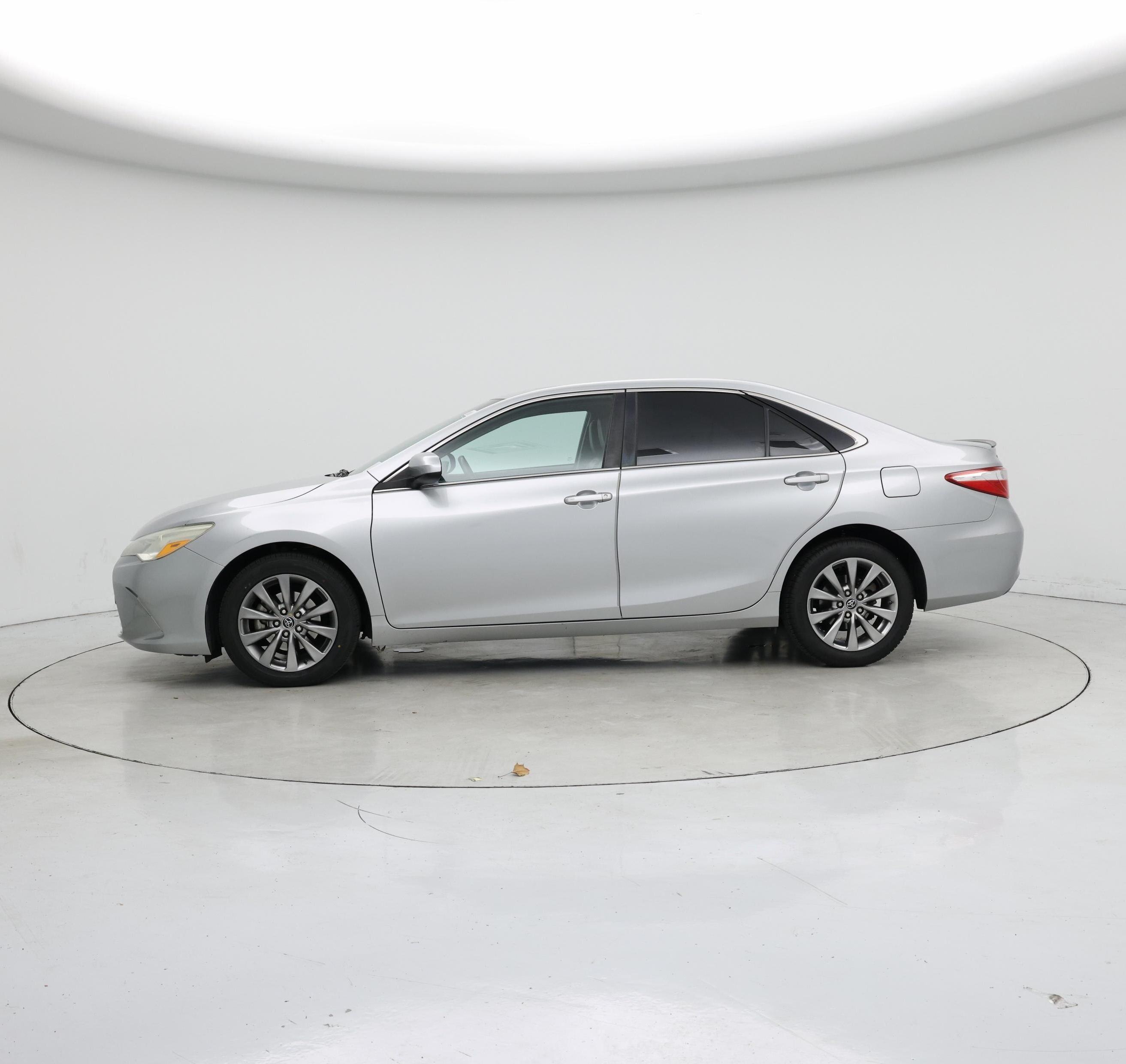 Thumbnail: 2015 Toyota Camry - 3