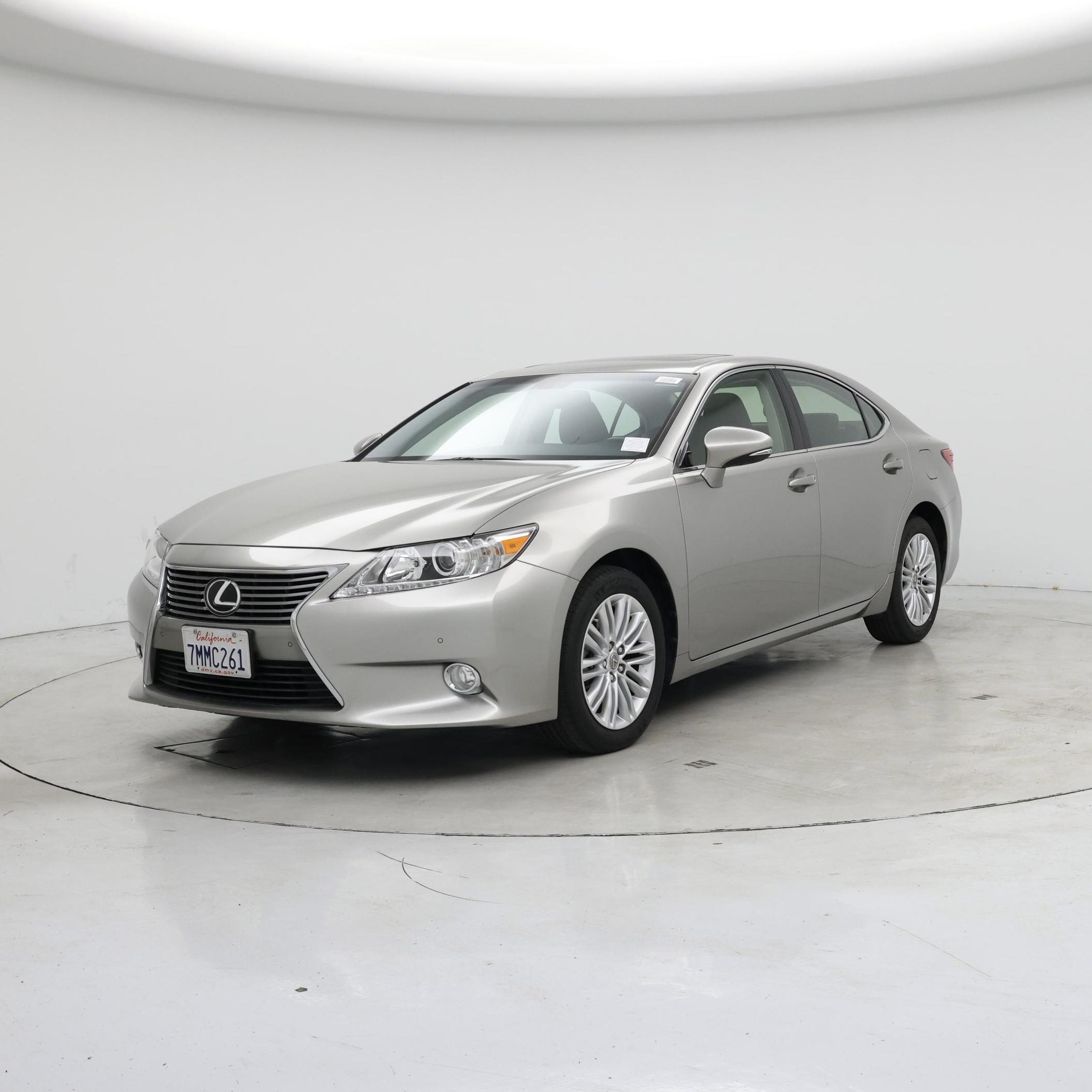 Thumbnail: 2015 Lexus ES - 4