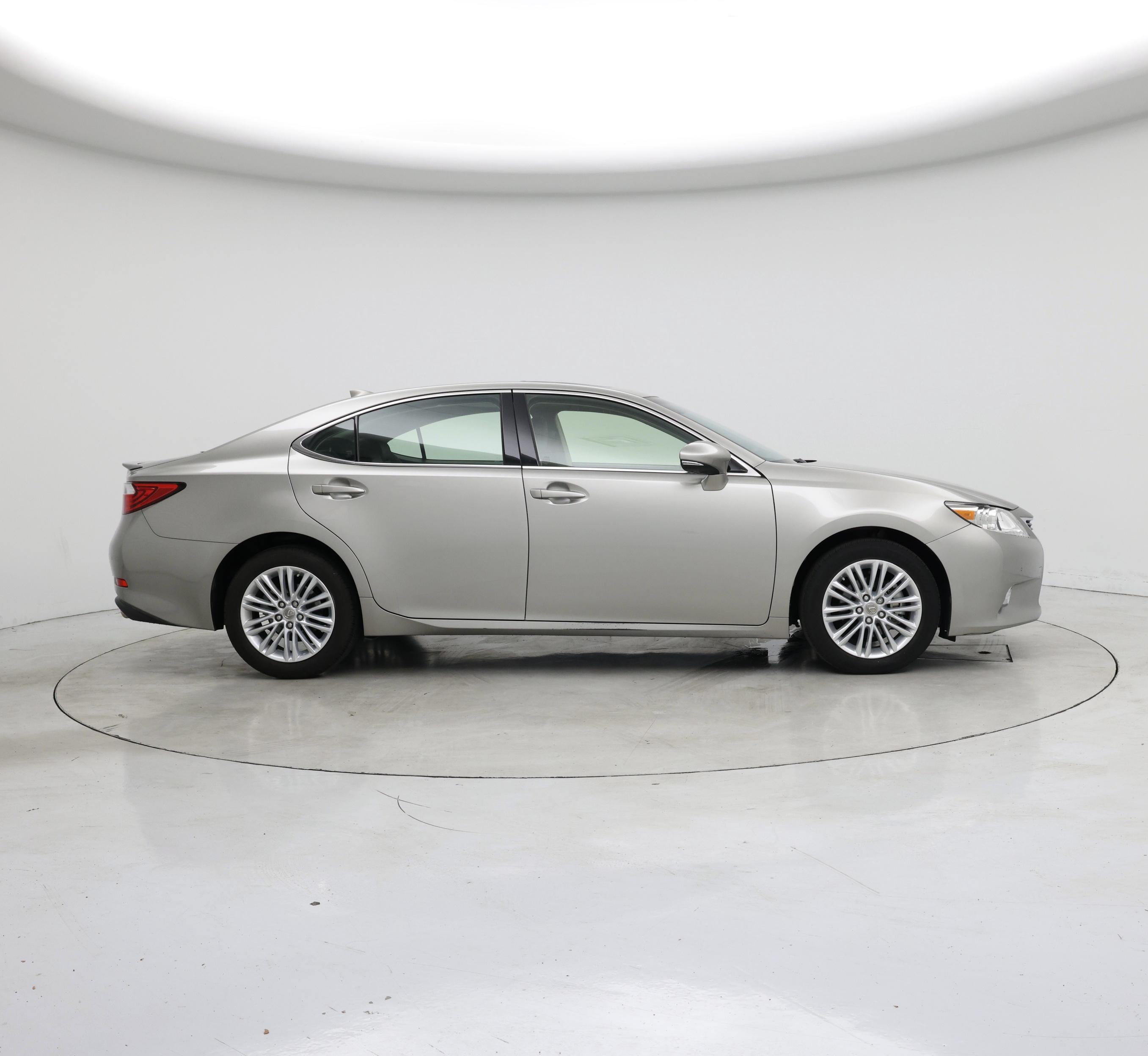 Thumbnail: 2015 Lexus ES - 7
