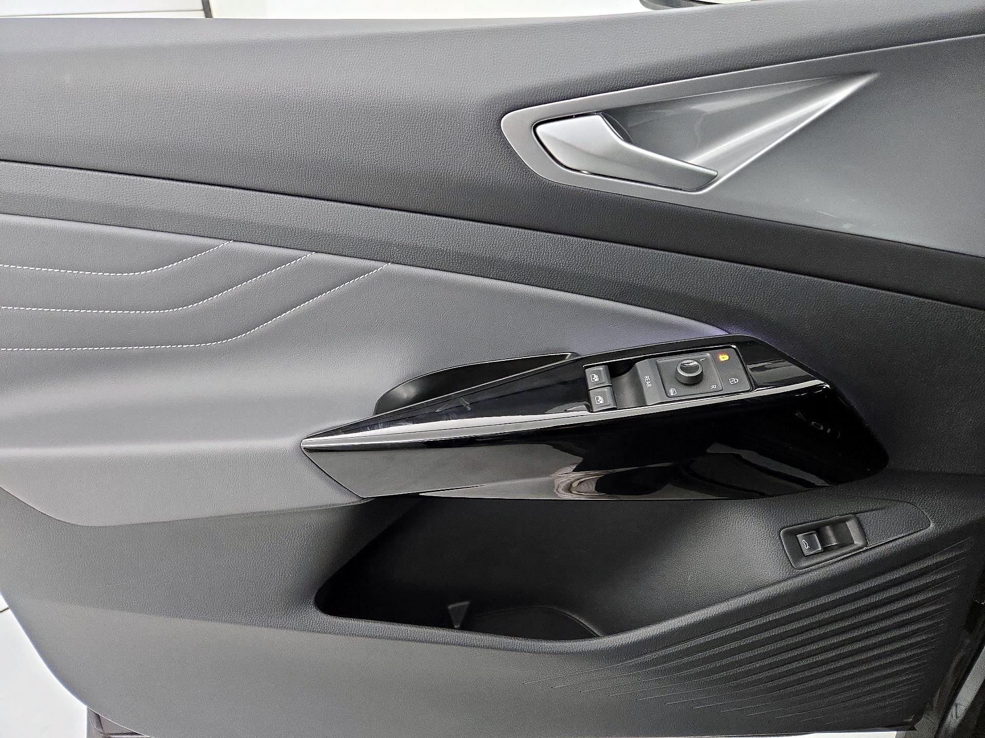 Thumbnail: 2023 Volkswagen ID.4 - 12