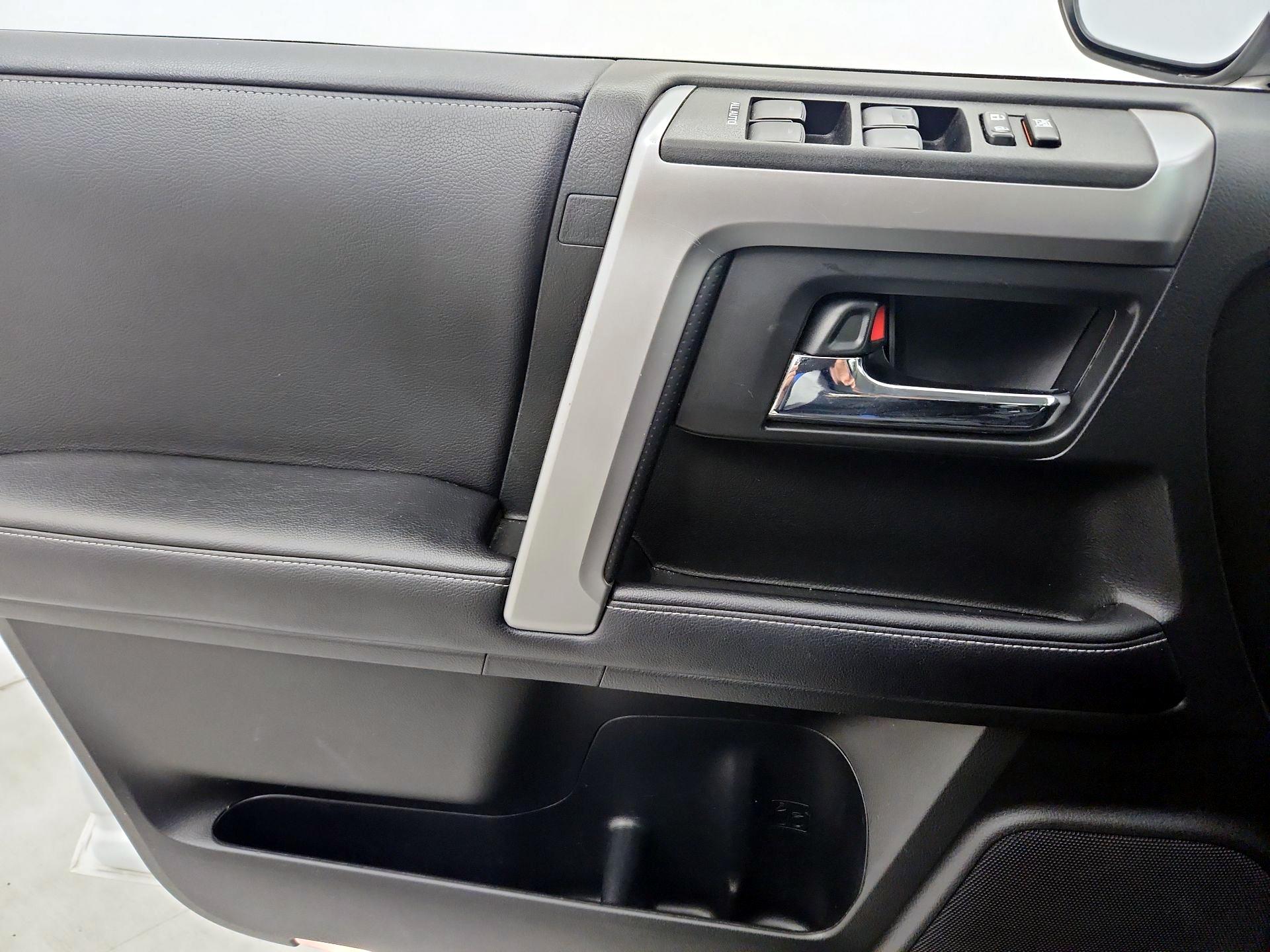 Thumbnail: 2019 Toyota 4Runner - 12