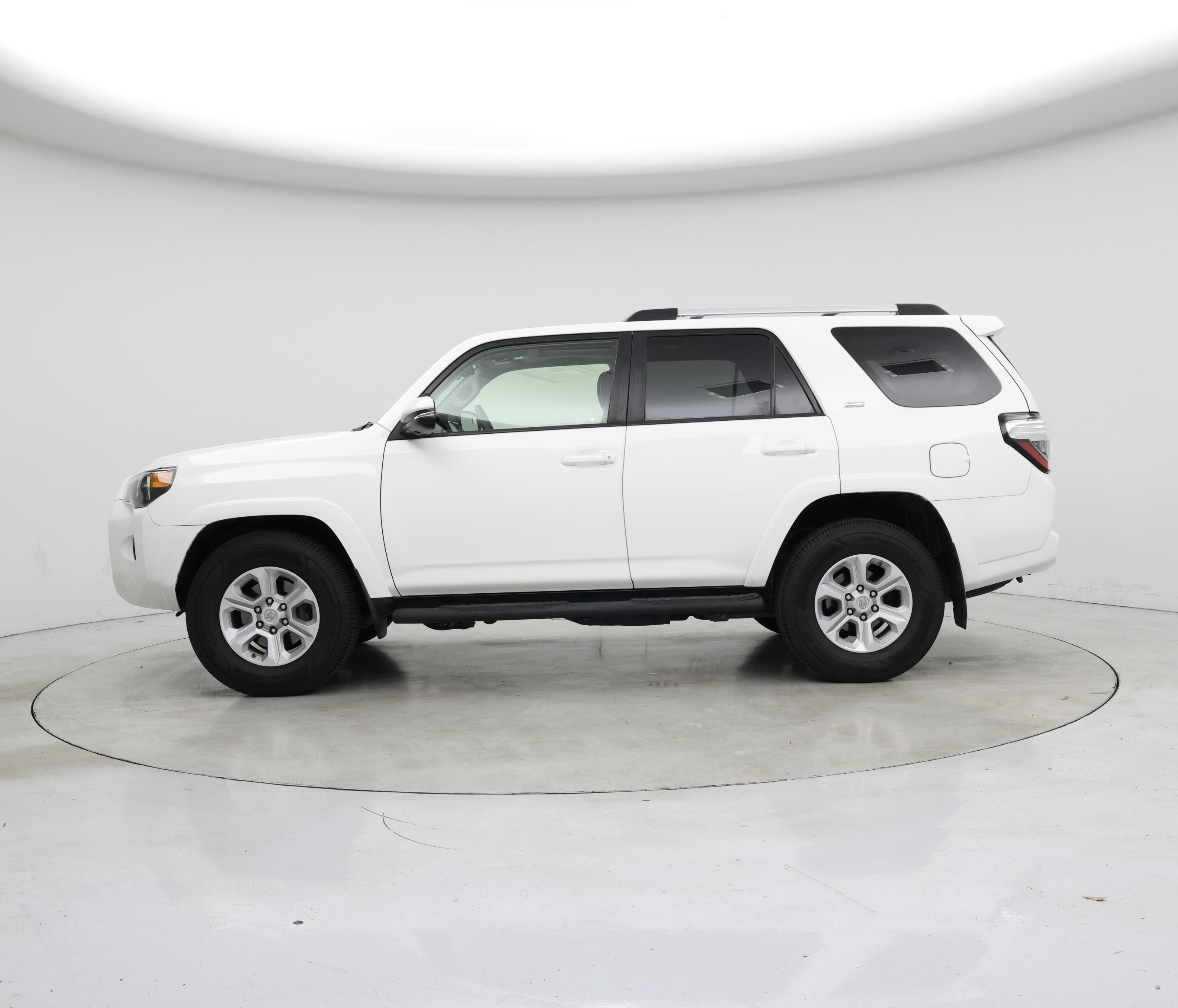 Thumbnail: 2019 Toyota 4Runner - 3