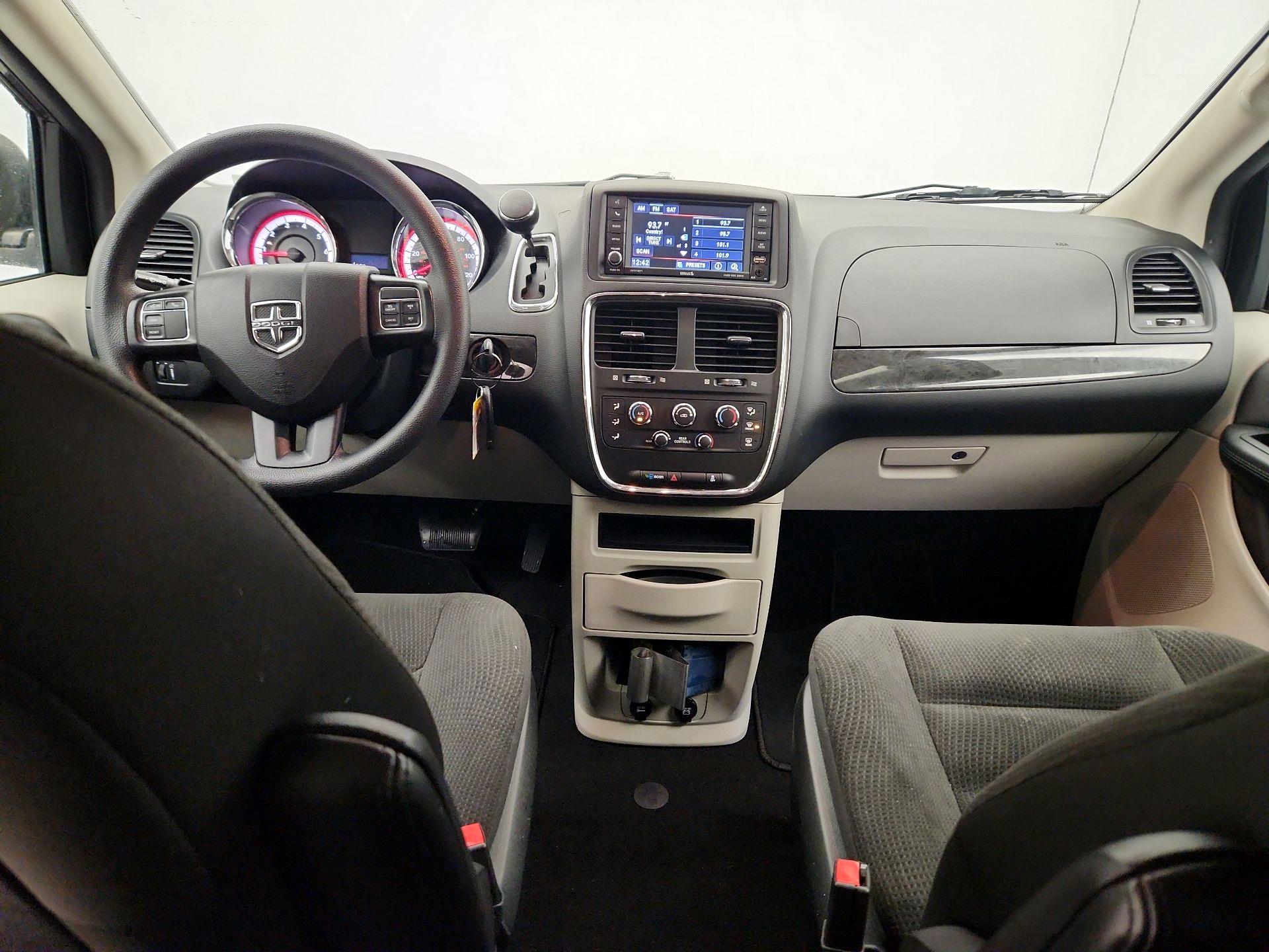 Thumbnail: 2018 Dodge Grand Caravan - 9