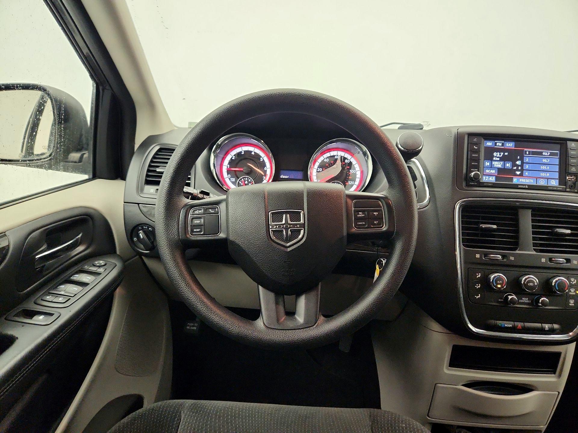 Thumbnail: 2018 Dodge Grand Caravan - 10