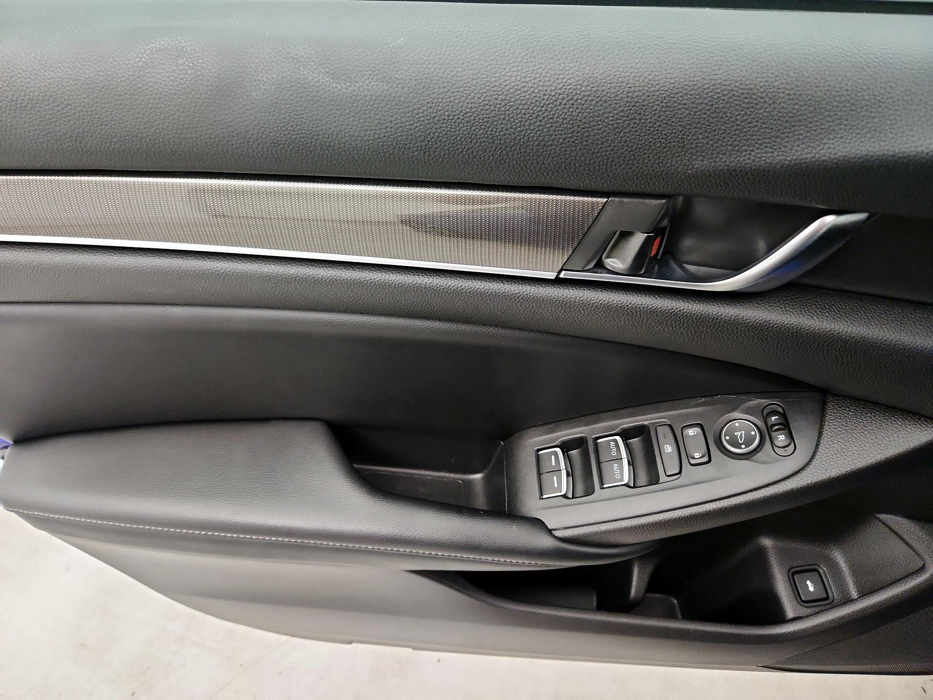 Thumbnail: 2018 Honda Accord - 12