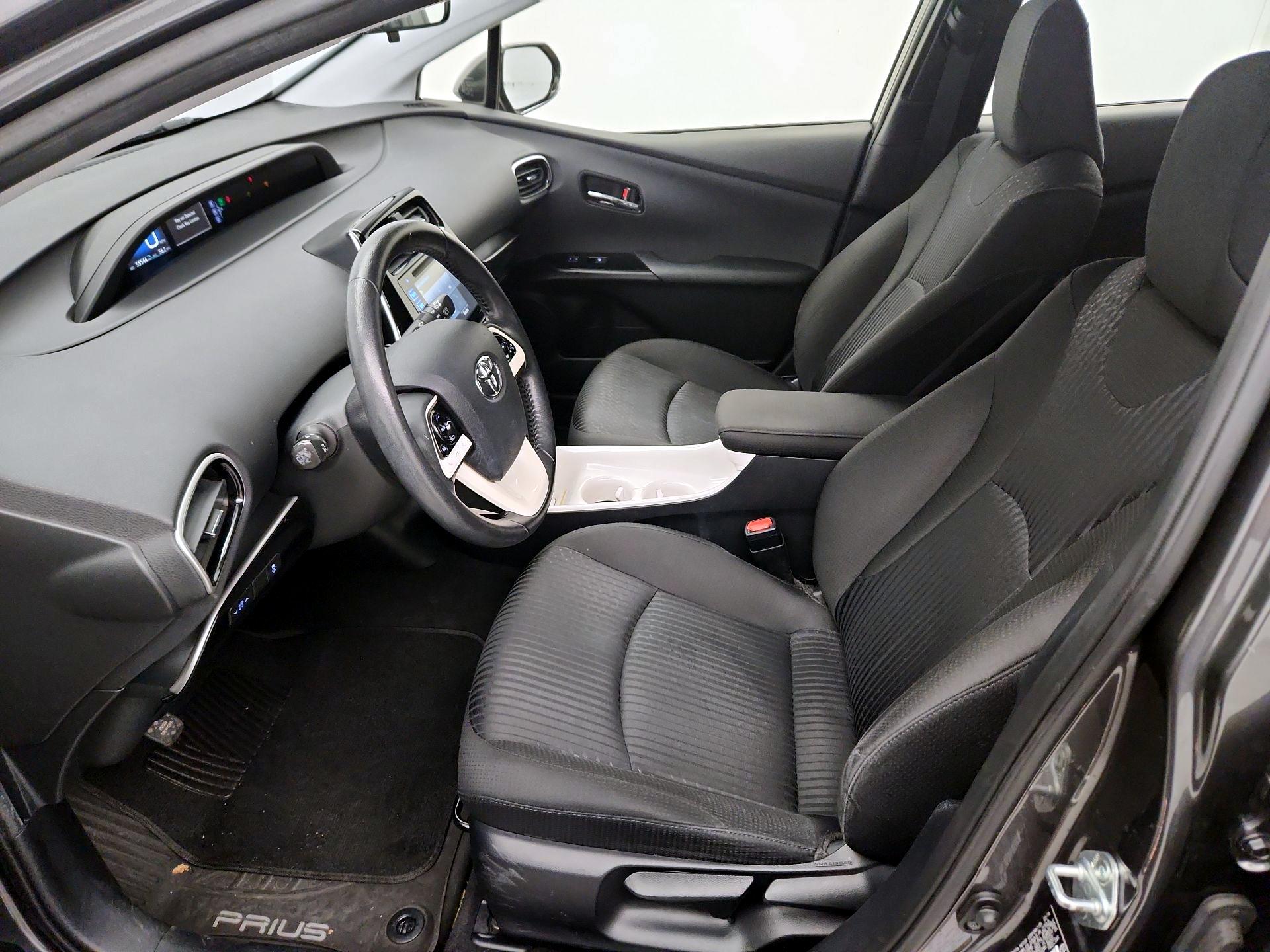 Thumbnail: 2016 Toyota Prius - 11